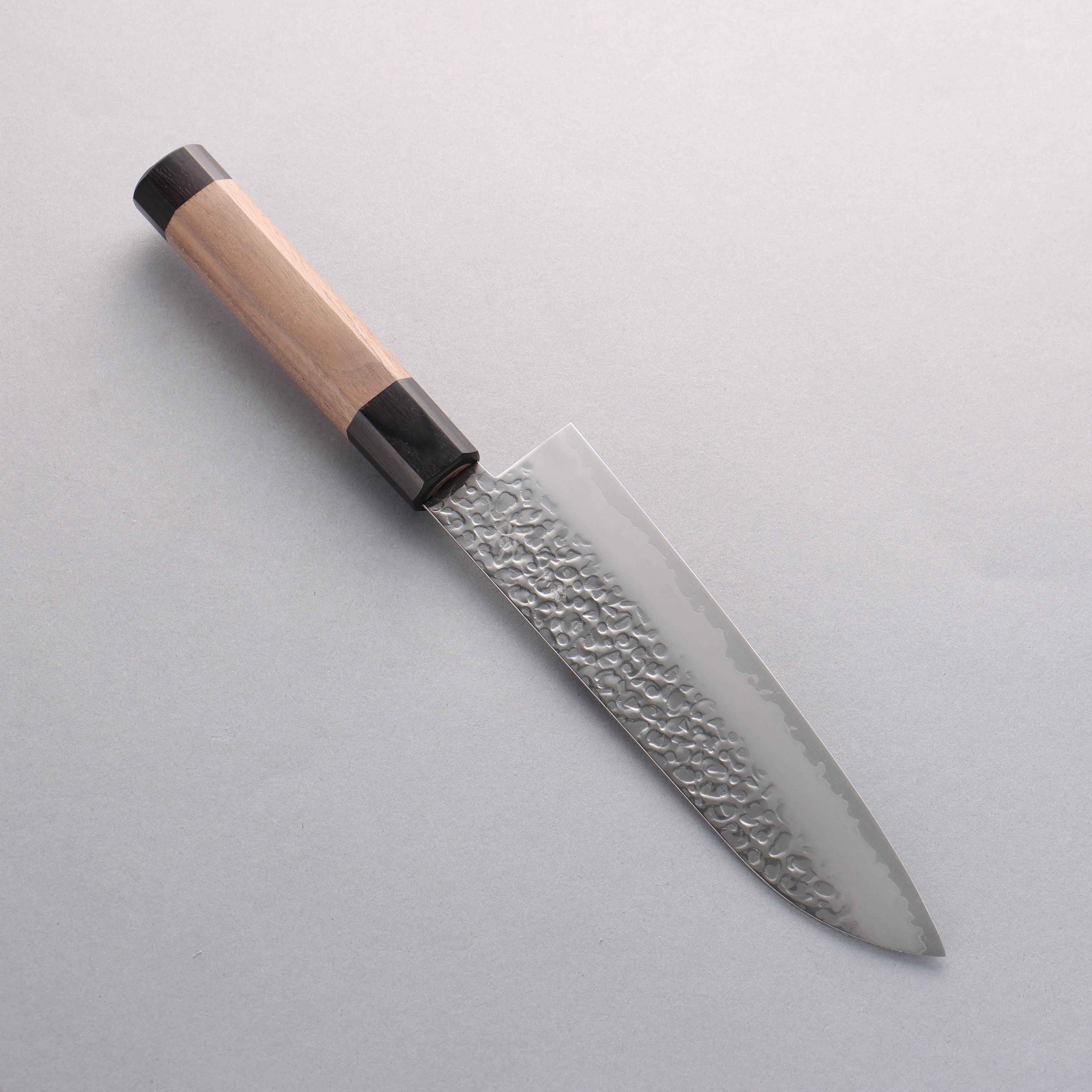 清助 銀三鋼 鎚目 三德刀 180mm 核桃木(兩側帶黑色環型設計) 握把 - 清助刃物