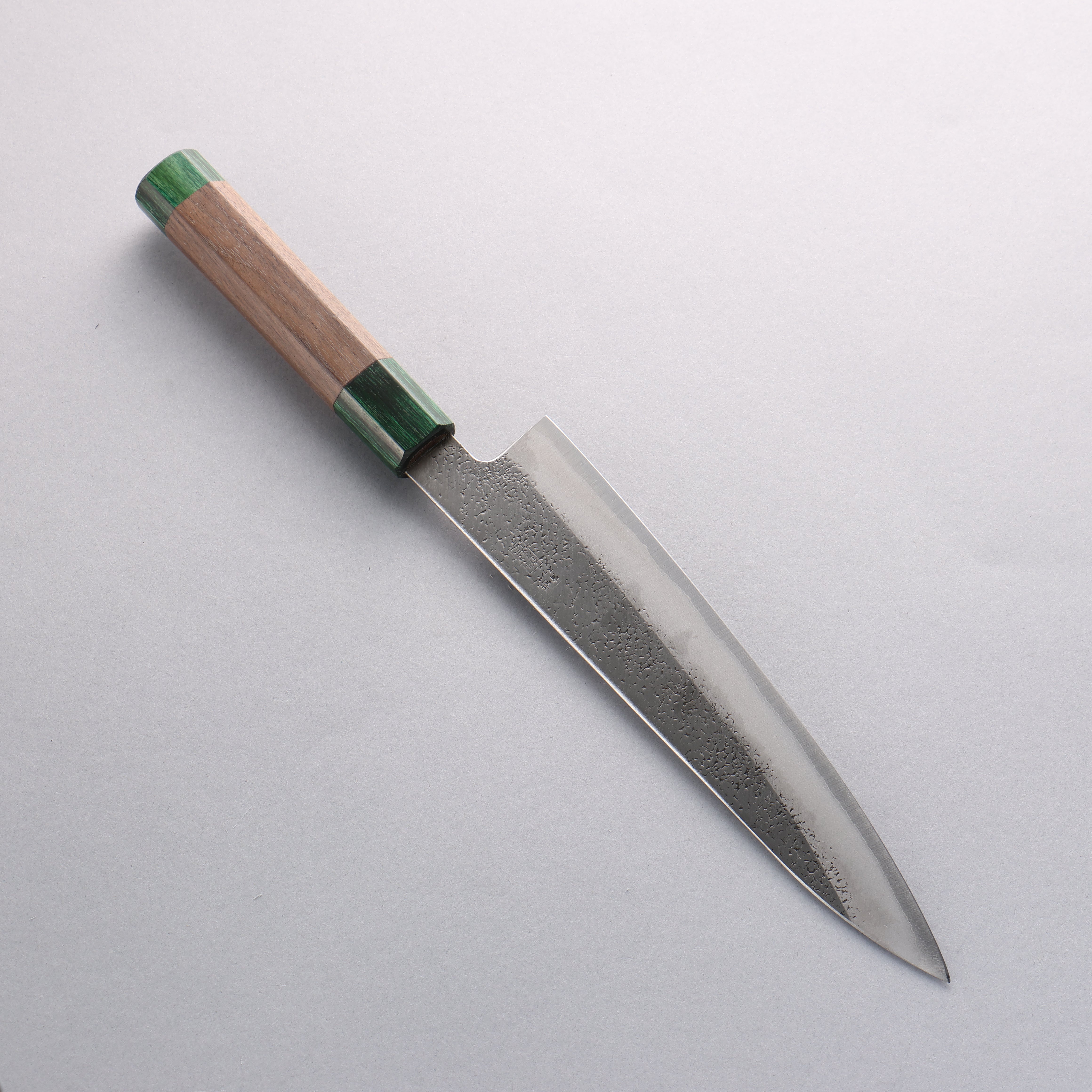 清助 超級青鋼 鎚目 牛刀 210mm 核桃木(兩側帶綠色環型設計) 握把 - 清助刃物