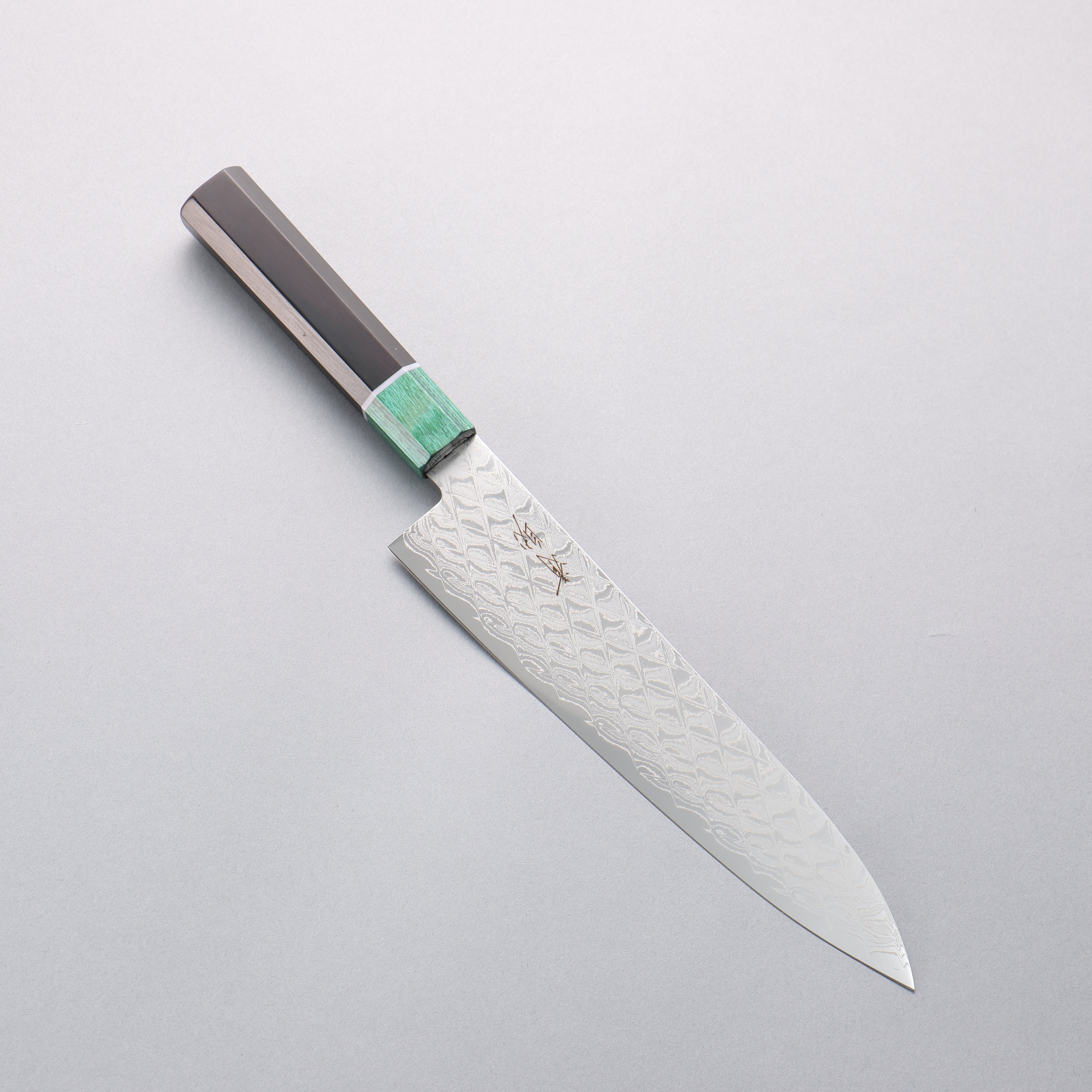 清助 AUS10 鏡面菱格紋 牛刀 210mm 黑合成木(口輪:綠合成木) 握把 - 清助刃物