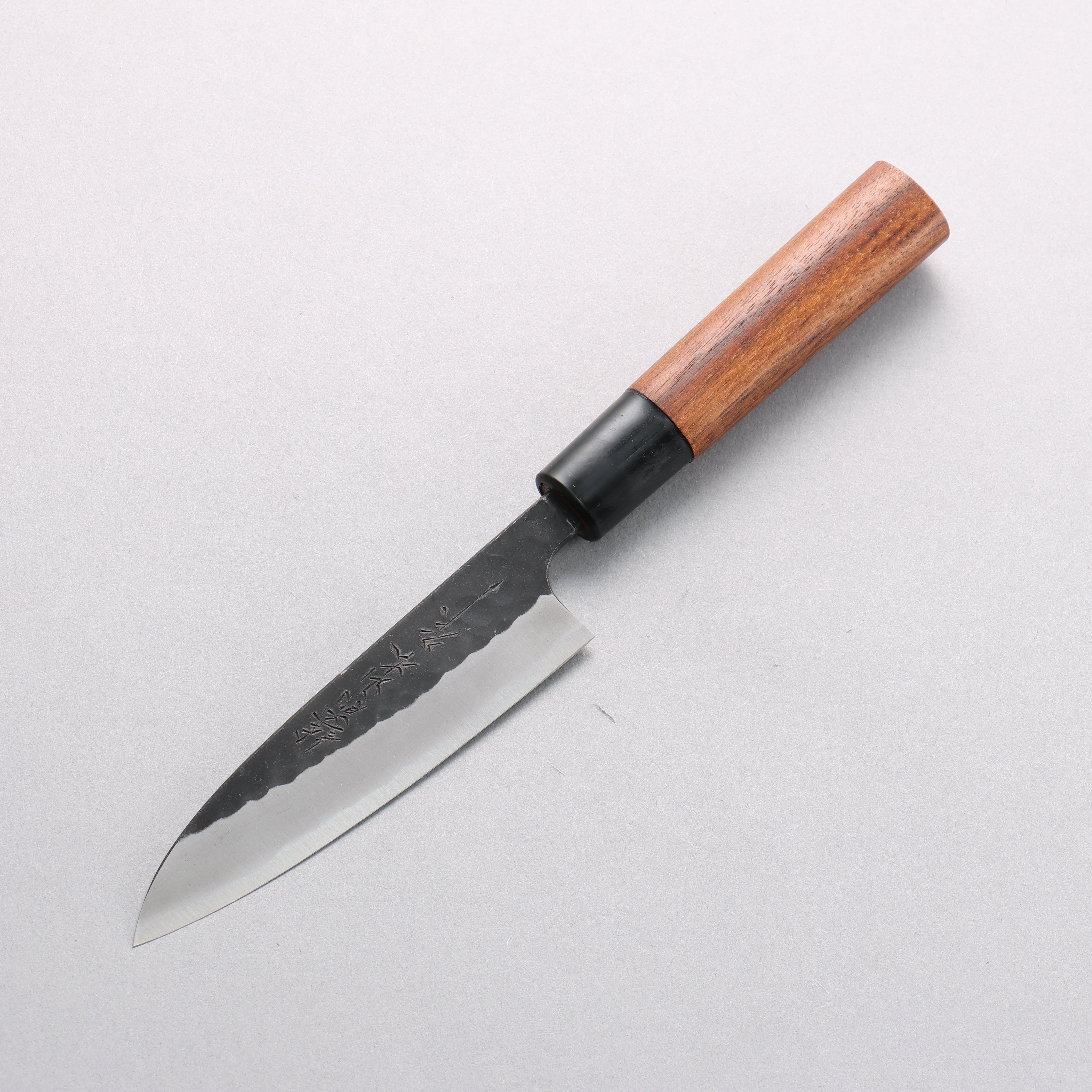 山本 直 安來青鋼 黑打 鎚目 多用途小刀 120mm 核桃木 握把 - 清助刃物