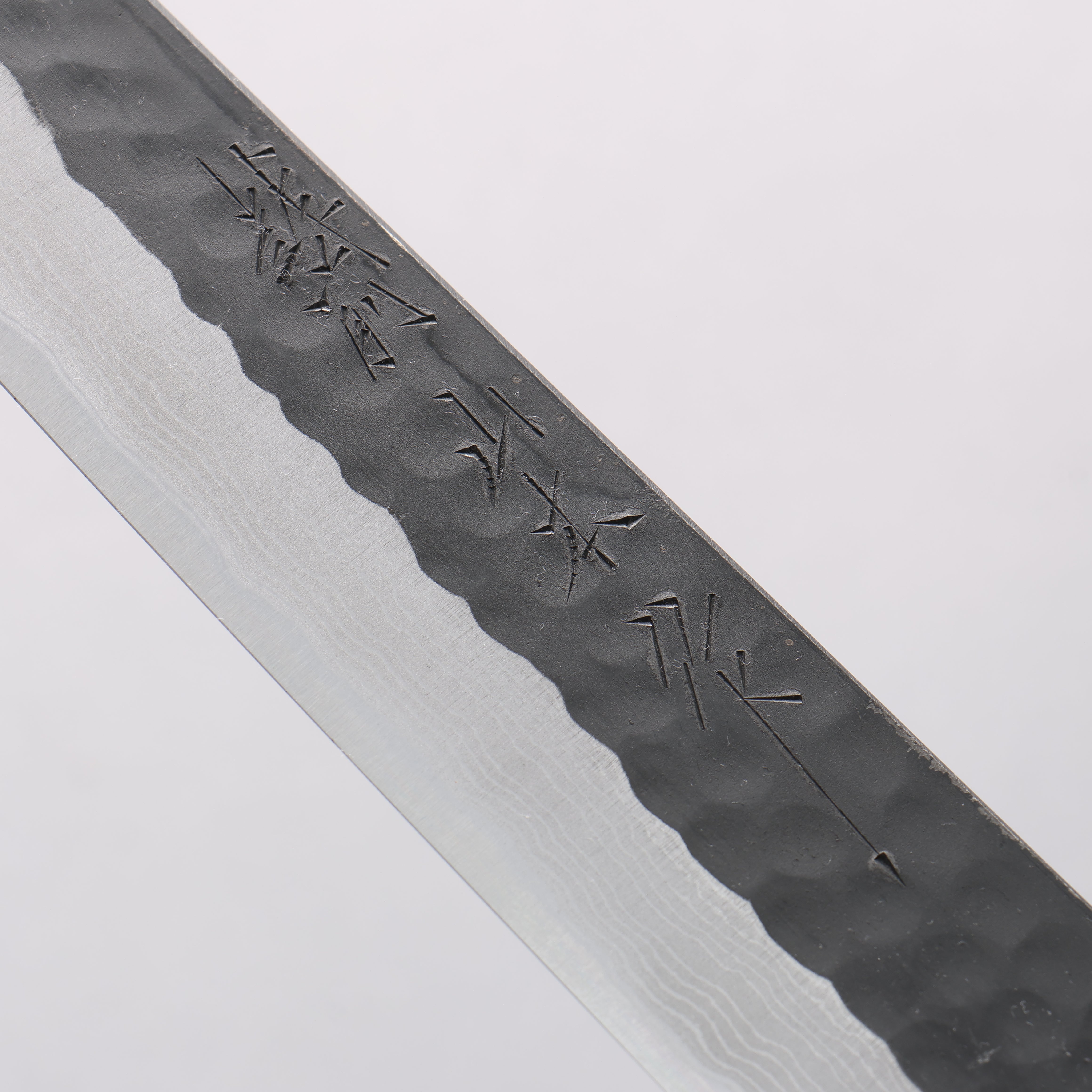 山本 直 超級青鋼 黑打 鎚目 大馬士革紋 柳刃 240mm 紫檀木 握把 - 清助刃物