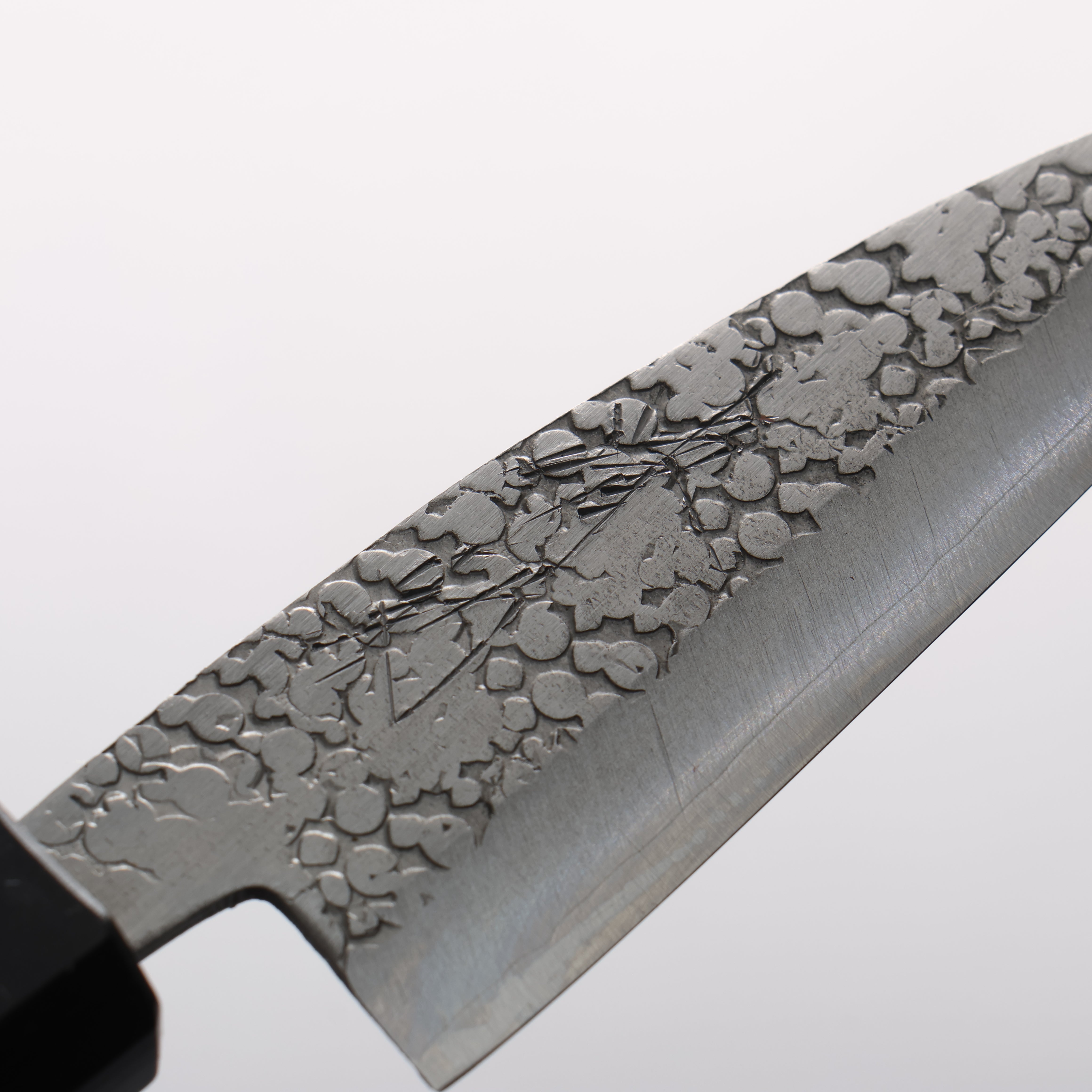 清助 銀三鋼 鎚目 (丸) 竹筴魚刀 90mm 核桃木 握把 - 清助刃物