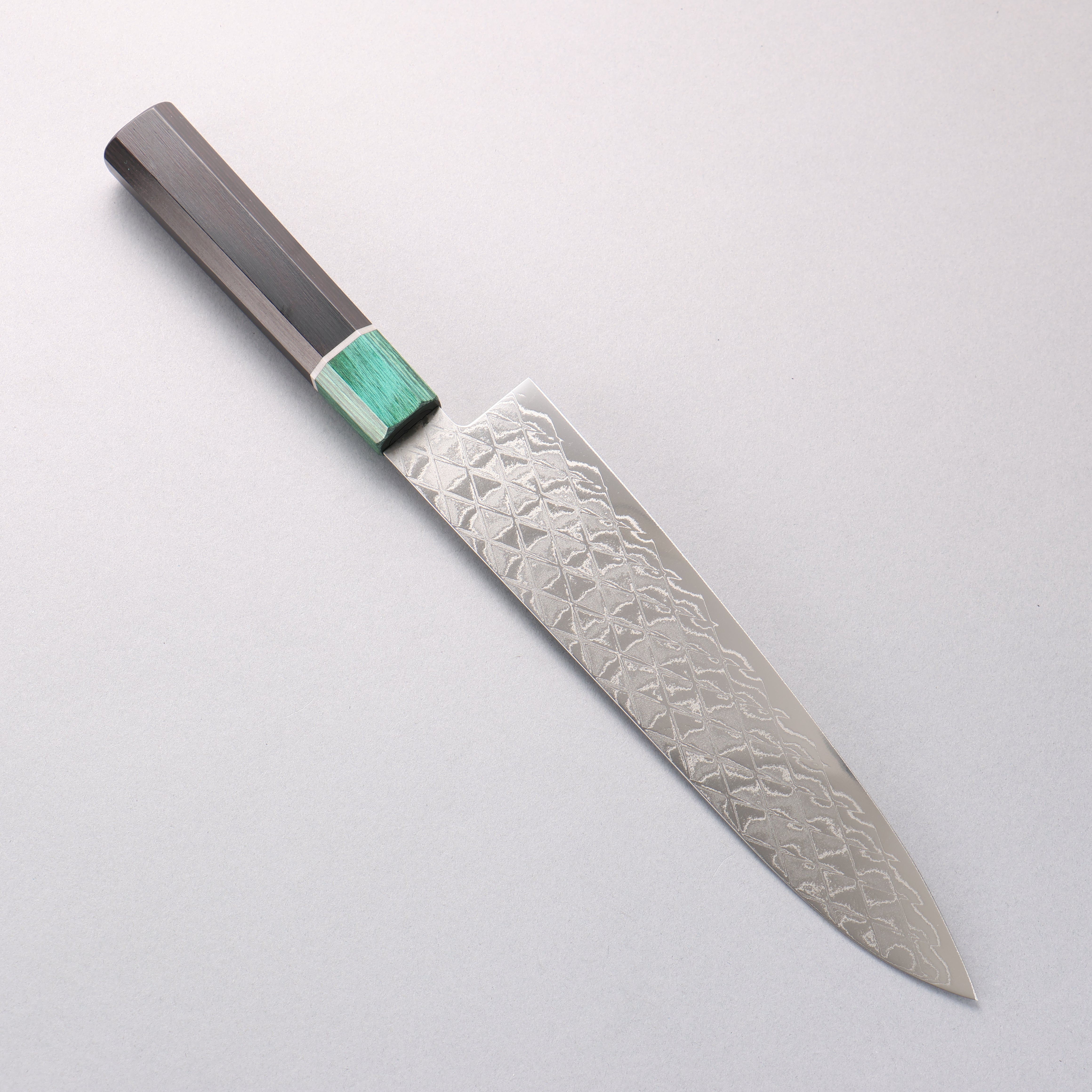 清助 AUS10 鏡面菱格紋 牛刀 210mm 黑合成木(口輪:綠合成木) 握把 - 清助刃物