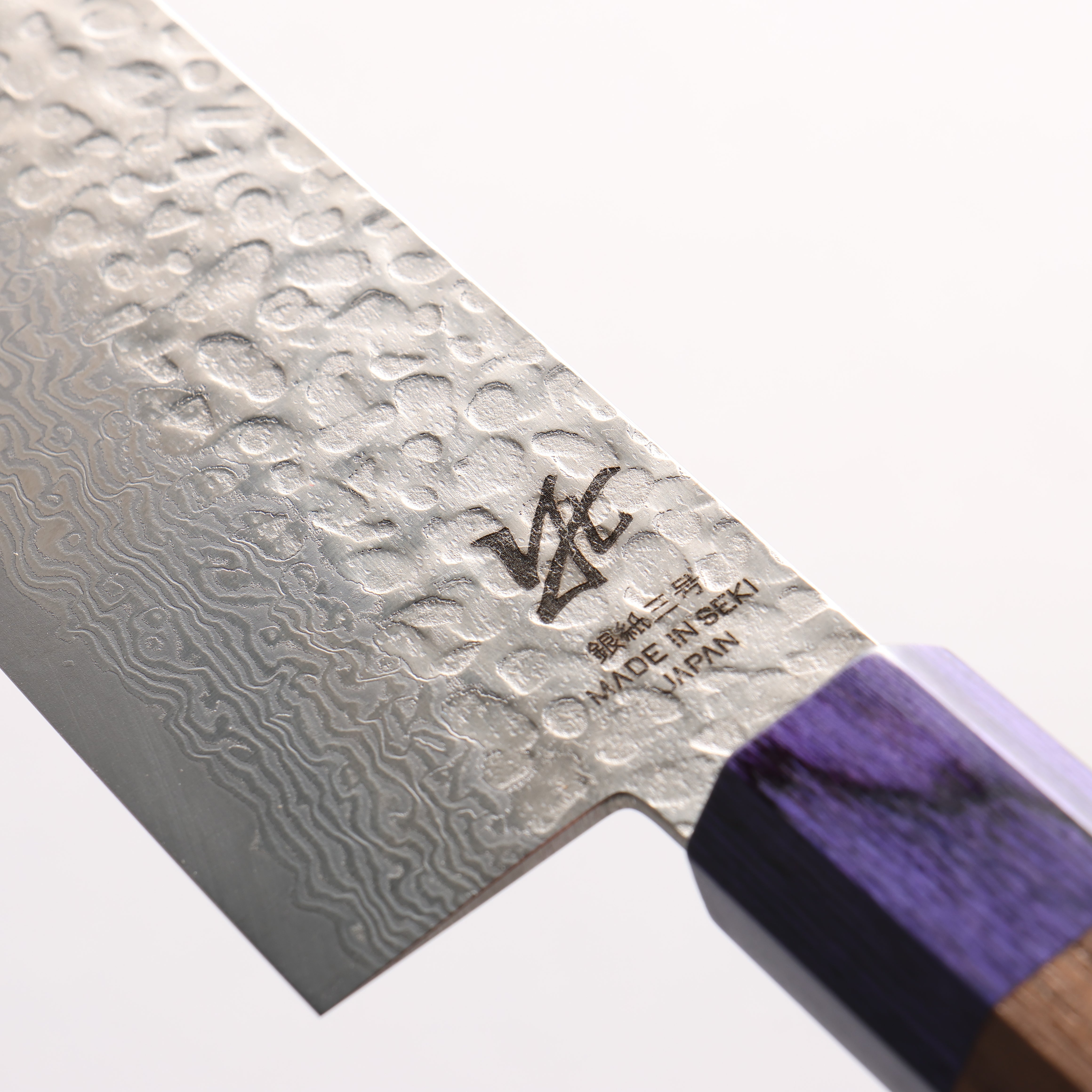 清助 銀三鋼 鎚目 大馬士革紋 霧面 切付牛刀 210mm 核桃木(兩側帶青色環型設計) 握把 - 清助刃物