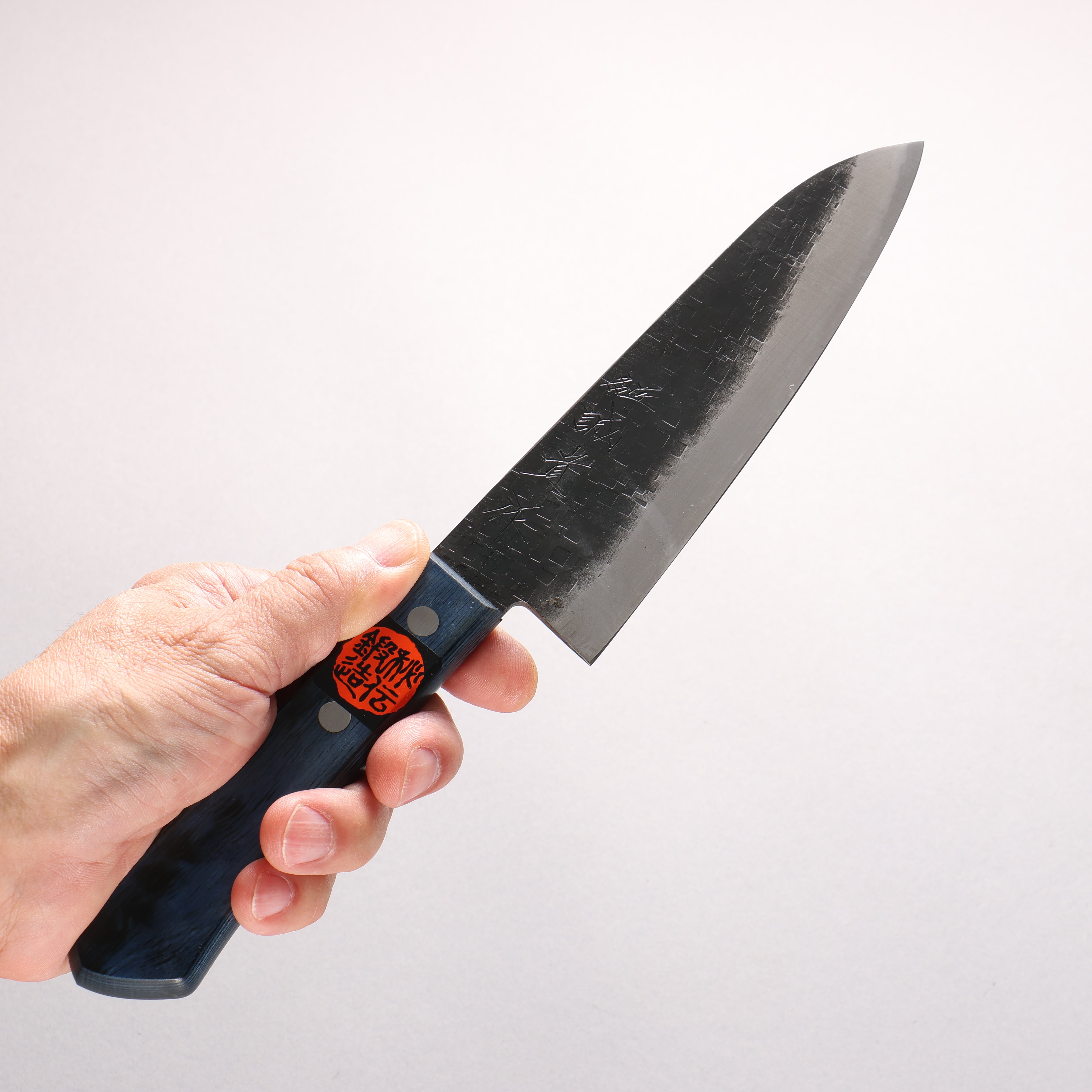 田中 誠貴 青鋼二號 黑打 鎚目 (角) 小三德刀 150mm 青合成木 握把