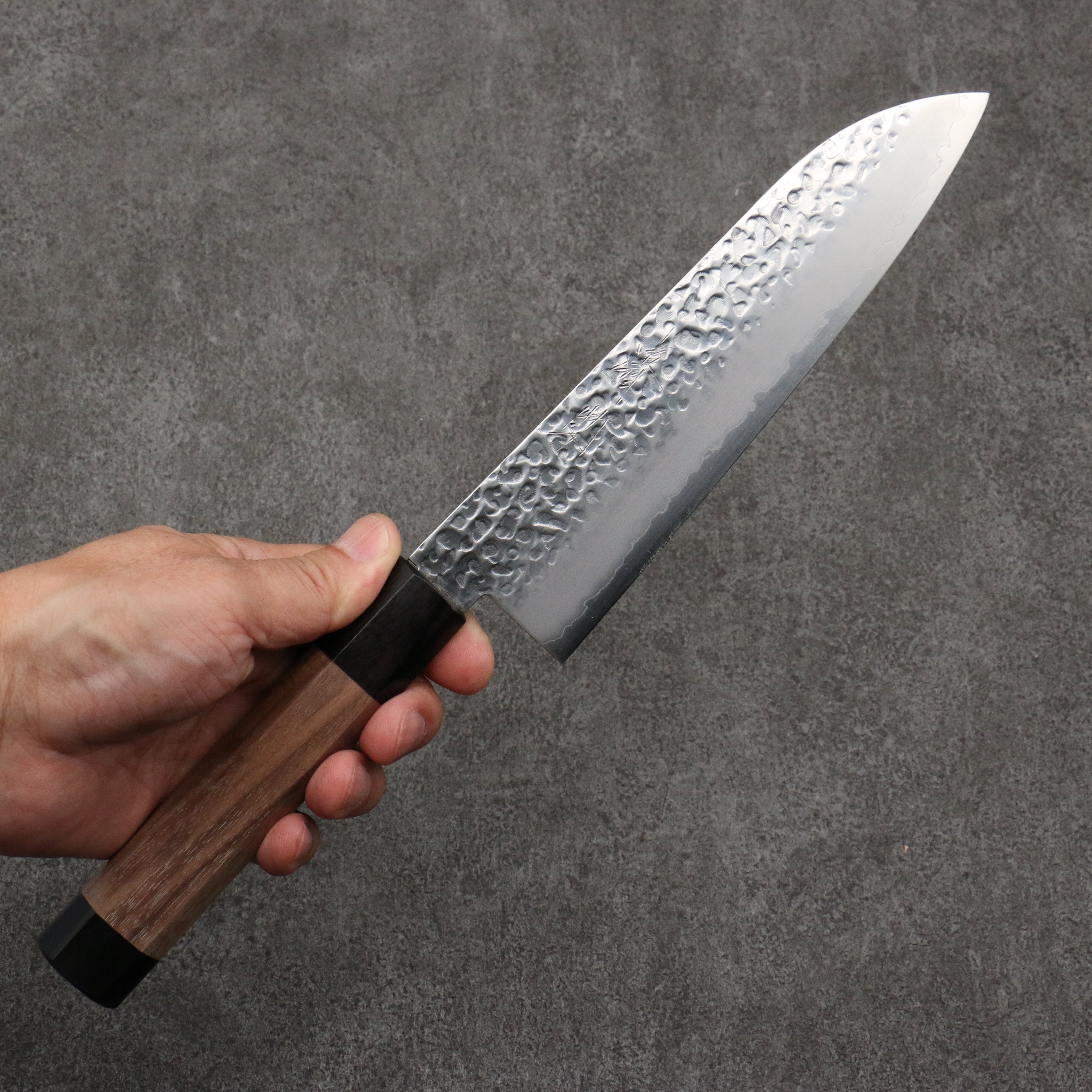 清助 銀三鋼 鎚目 三德刀 180mm 核桃木(兩側帶黑色環型設計) 握把 - 清助刃物