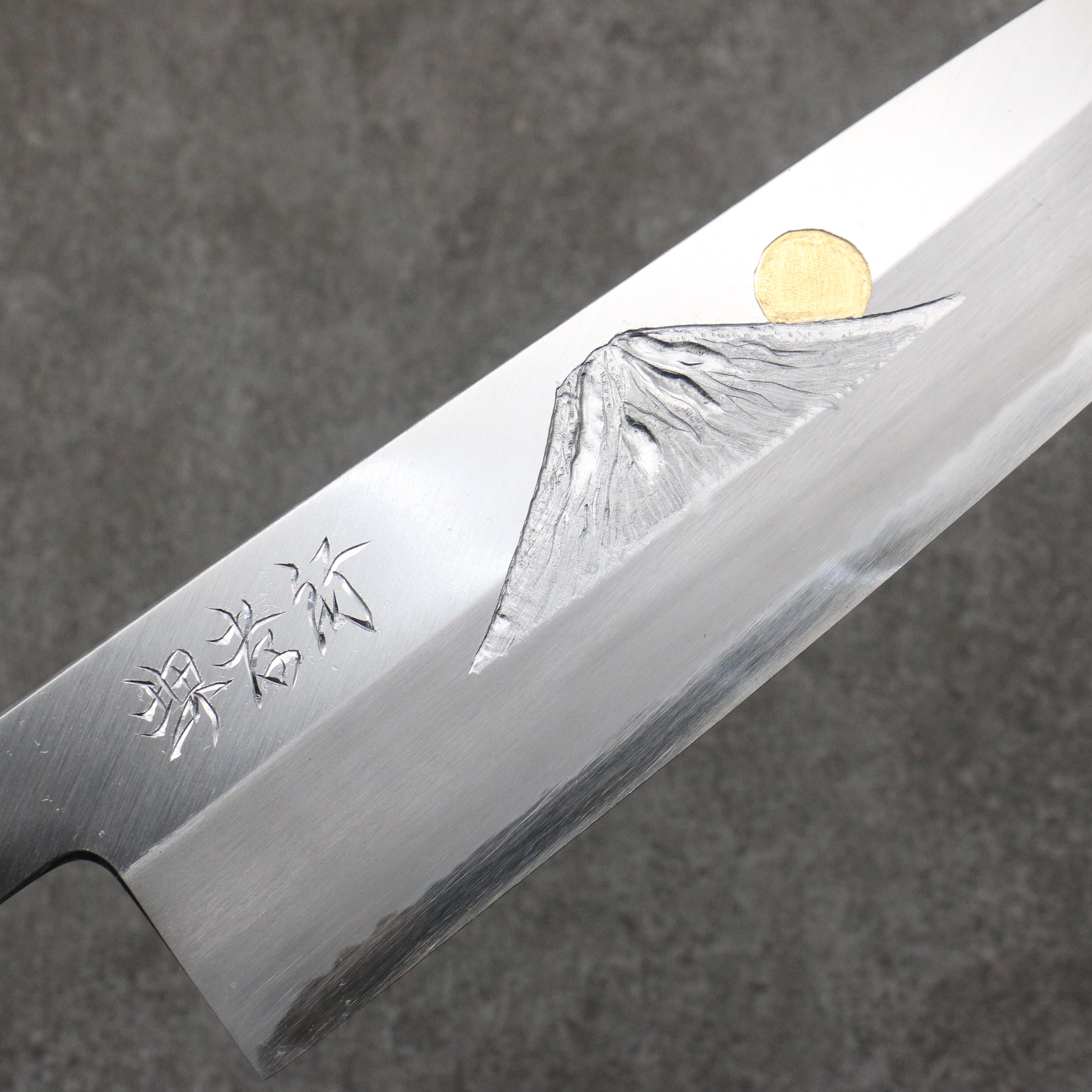 堺 孝行 窪田金雕刻 富士山和日落 青鋼二號 牛刀 270mm 木蘭(口輪:水牛角) 握把 - 清助刃物