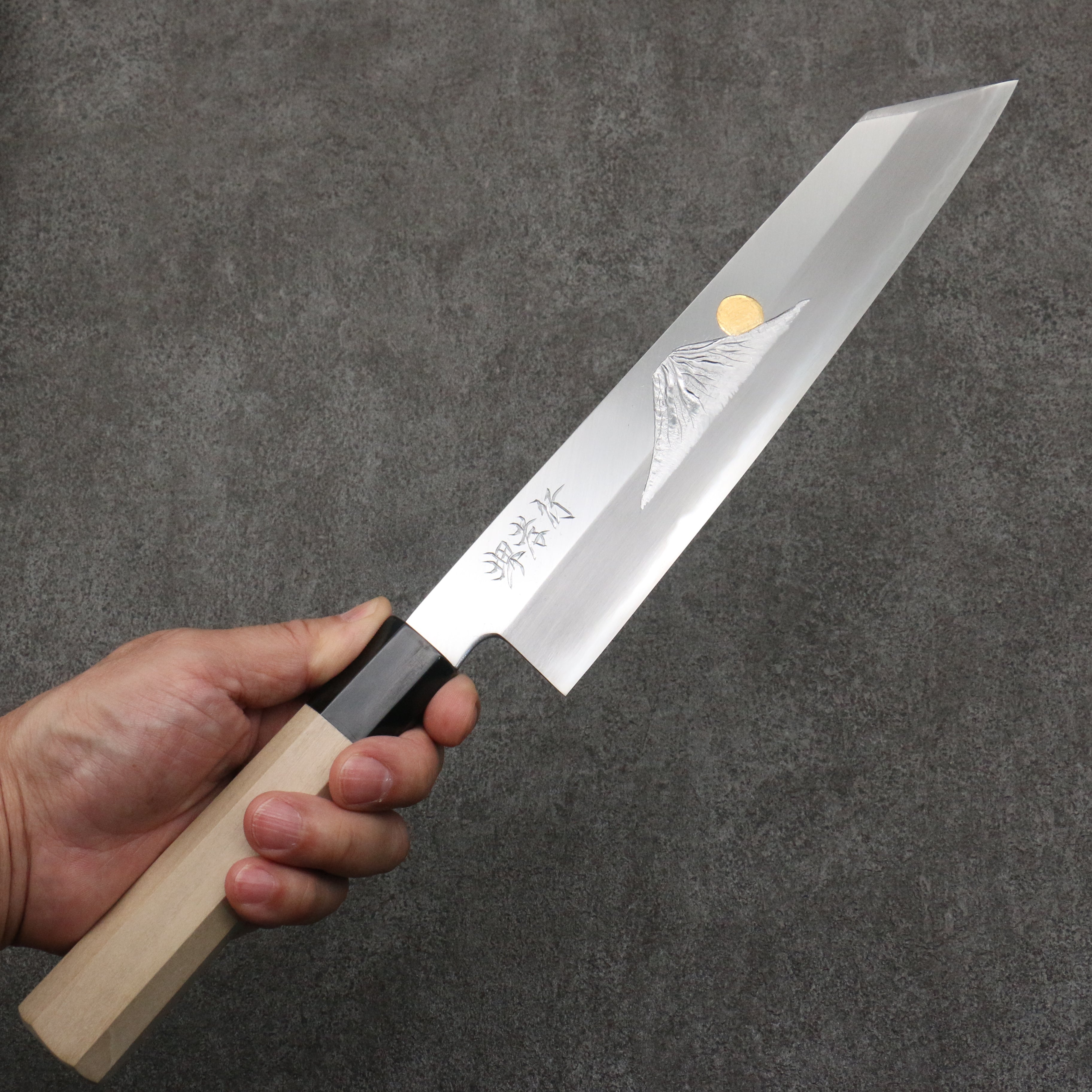 堺 孝行 窪田金雕刻 富士山和日落 青鋼二號 切付牛刀 240mm 木蘭(口輪:水牛角) 握把 - 清助刃物