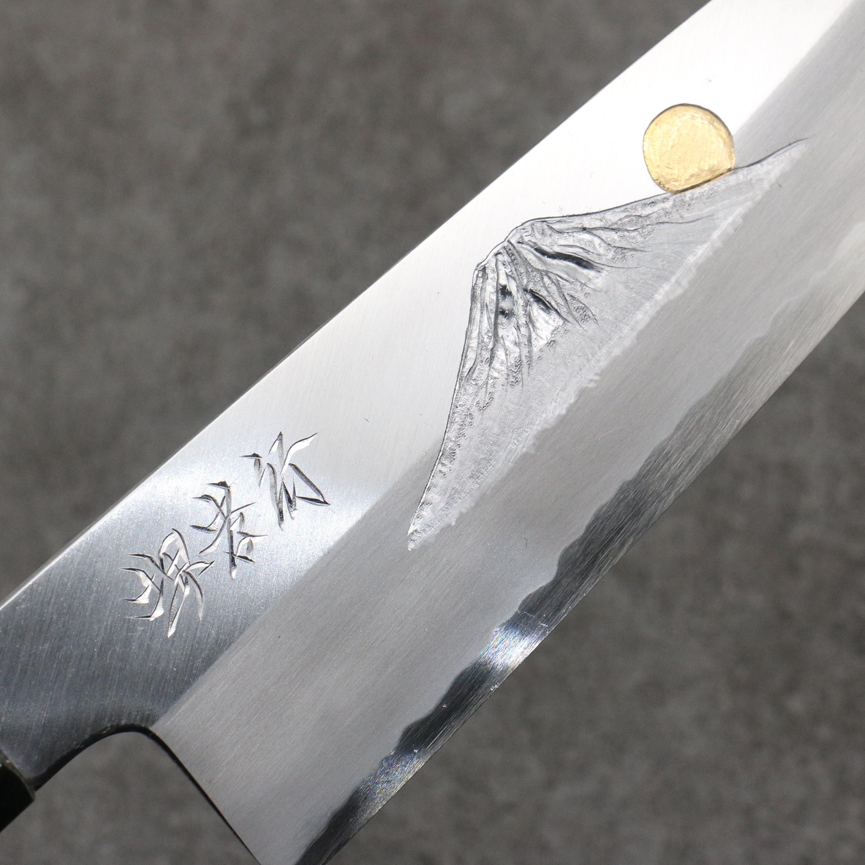 堺 孝行 窪田金雕刻 富士山和日落 青鋼二號 牛刀 210mm 木蘭(口輪:水牛角) 握把 - 清助刃物