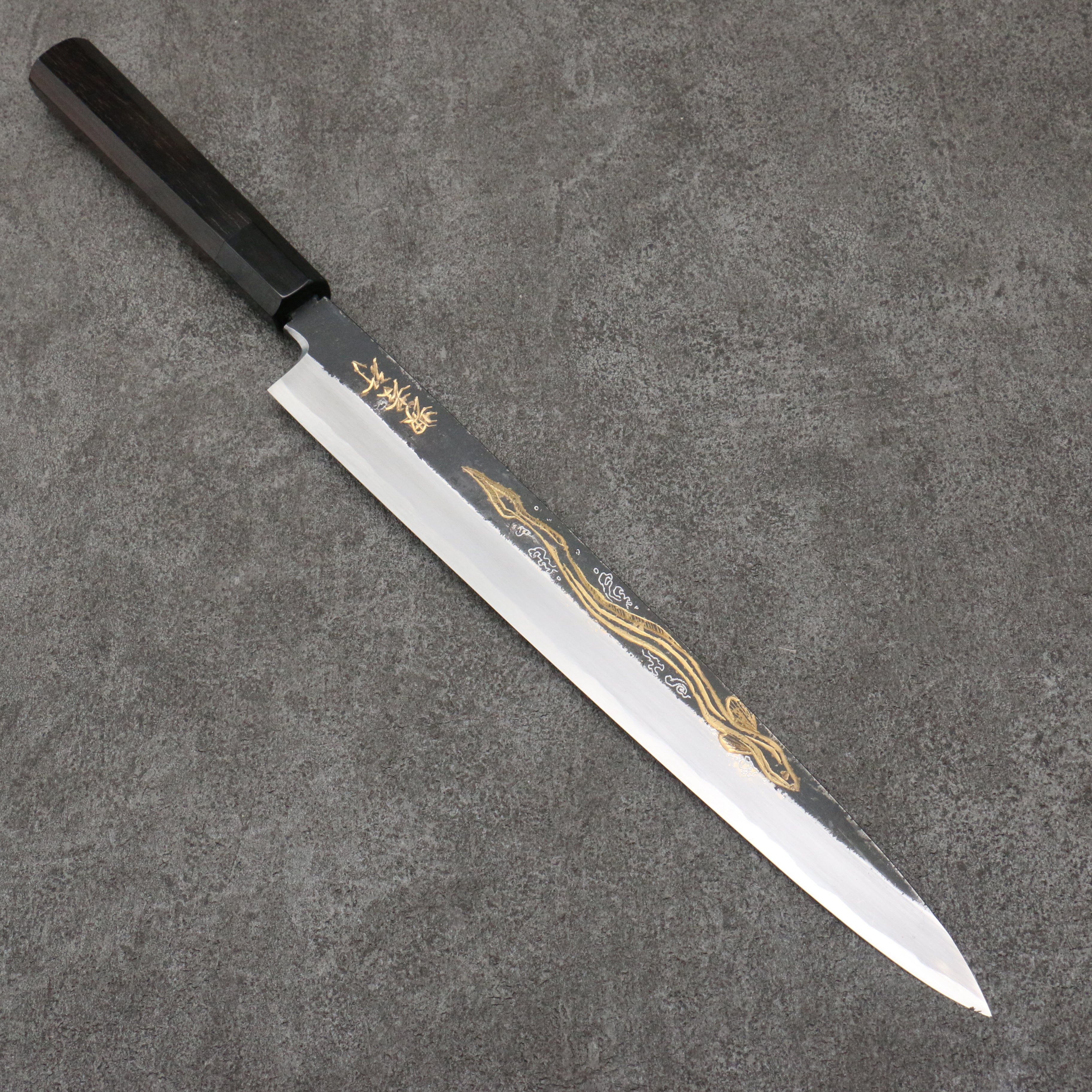 堺 孝行 窪田金雕刻 鰻 白鋼二號 黑打 柳刃 300mm 黑檀 握把 - 清助刃物