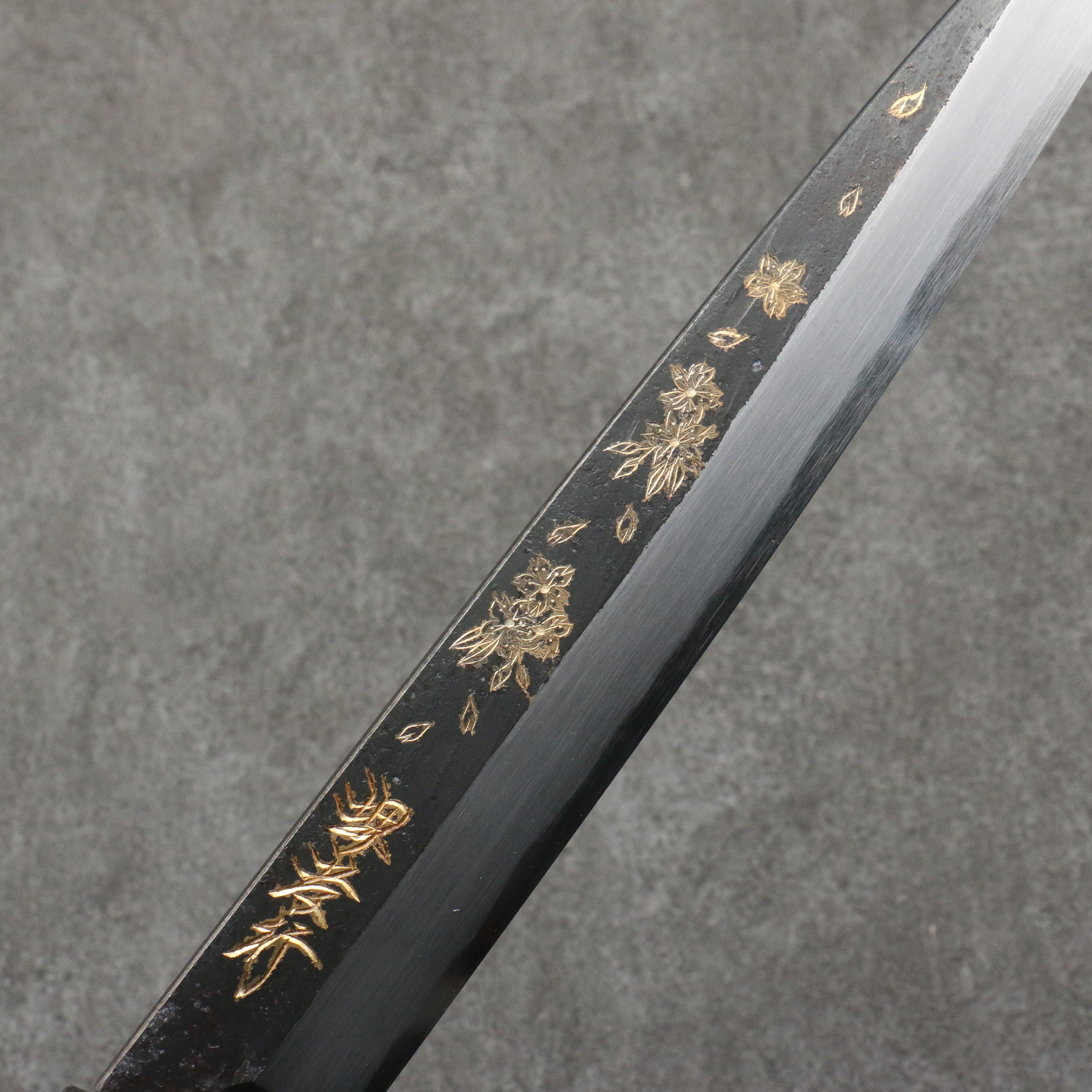 堺 孝行 窪田金雕刻 桜 白鋼二號 黑打 柳刃 240mm 黑檀 握把 - 清助刃物