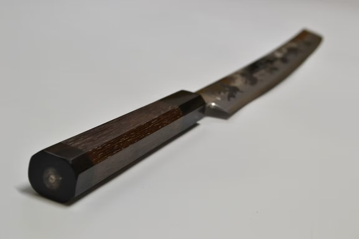 堺 孝行 窪田金屬飾雕刻 武士道 銀三鋼 先丸柳刃 330mm 雞翅木(口輪:黒色水牛角) 握把