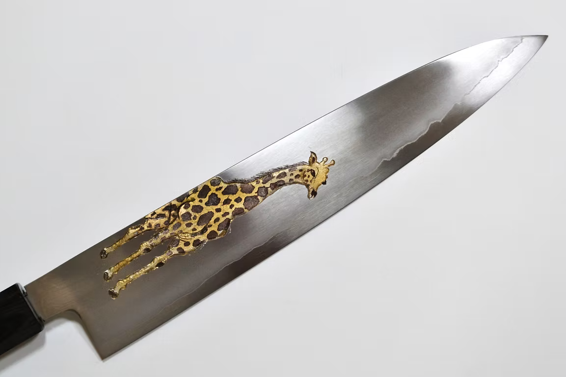 堺 孝行 窪田金屬飾雕刻 長頸鹿 銀三鋼 牛刀 240mm 黑檀(口輪:黑水牛銀輪) 握把