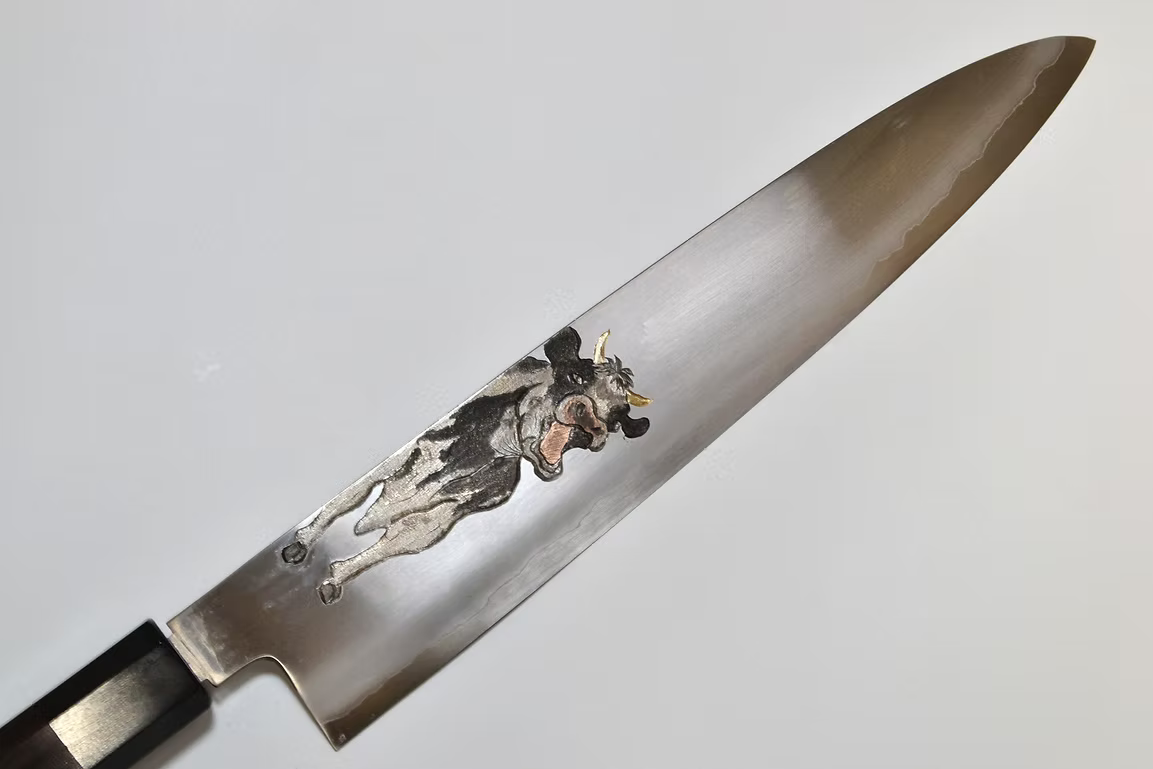 堺 孝行 窪田金屬飾雕刻 乳牛 銀三鋼 牛刀 240mm 黑檀(口輪:黑水牛銀輪) 握把