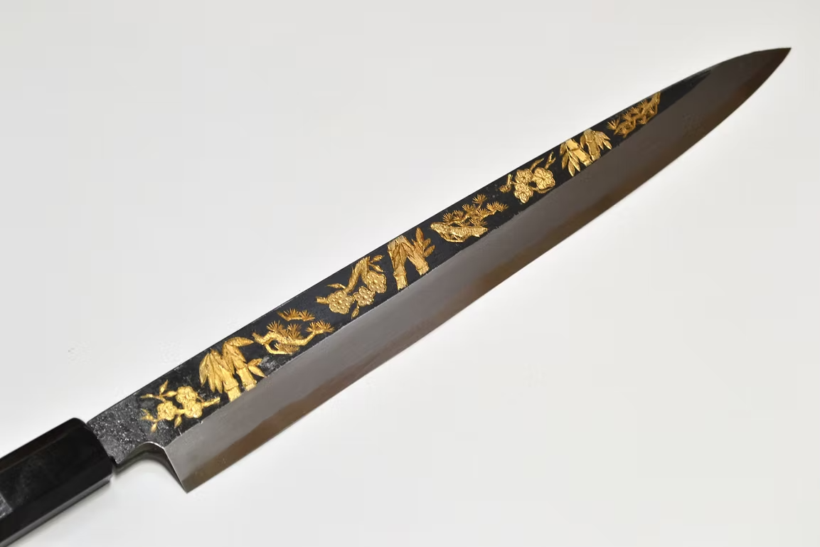 堺 孝行 窪田金雕刻 松竹梅 白鋼二號 黑打 柳刃 270mm 黑檀(口輪:黑水牛銀輪) 握把