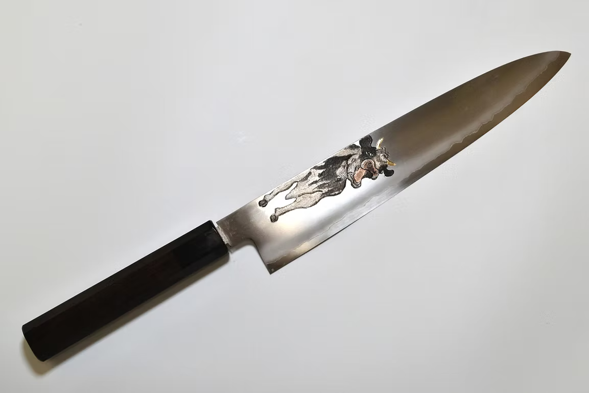 堺 孝行 窪田金屬飾雕刻 乳牛 銀三鋼 牛刀 240mm 黑檀(口輪:黑水牛銀輪) 握把
