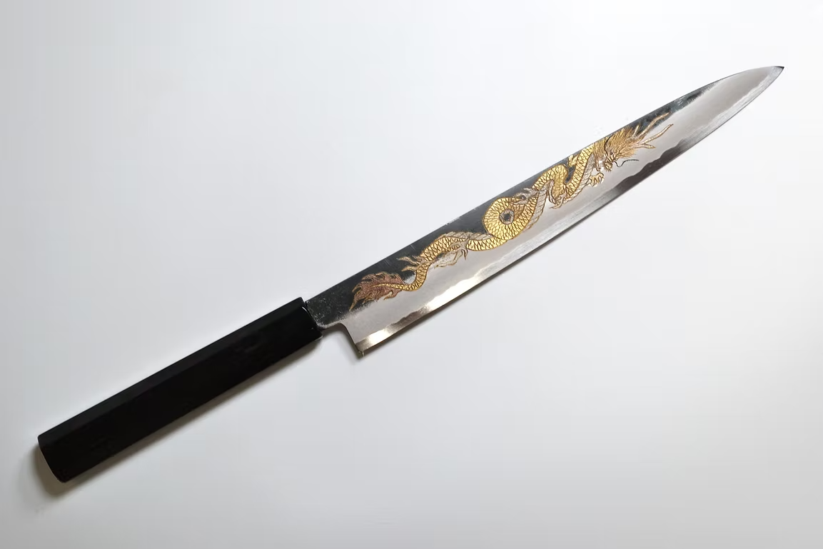 堺 孝行 窪田金屬飾雕刻 天龍 白鋼二號 黑打 筋引 240mm 黑檀(口輪:黑水牛銀輪) 握把