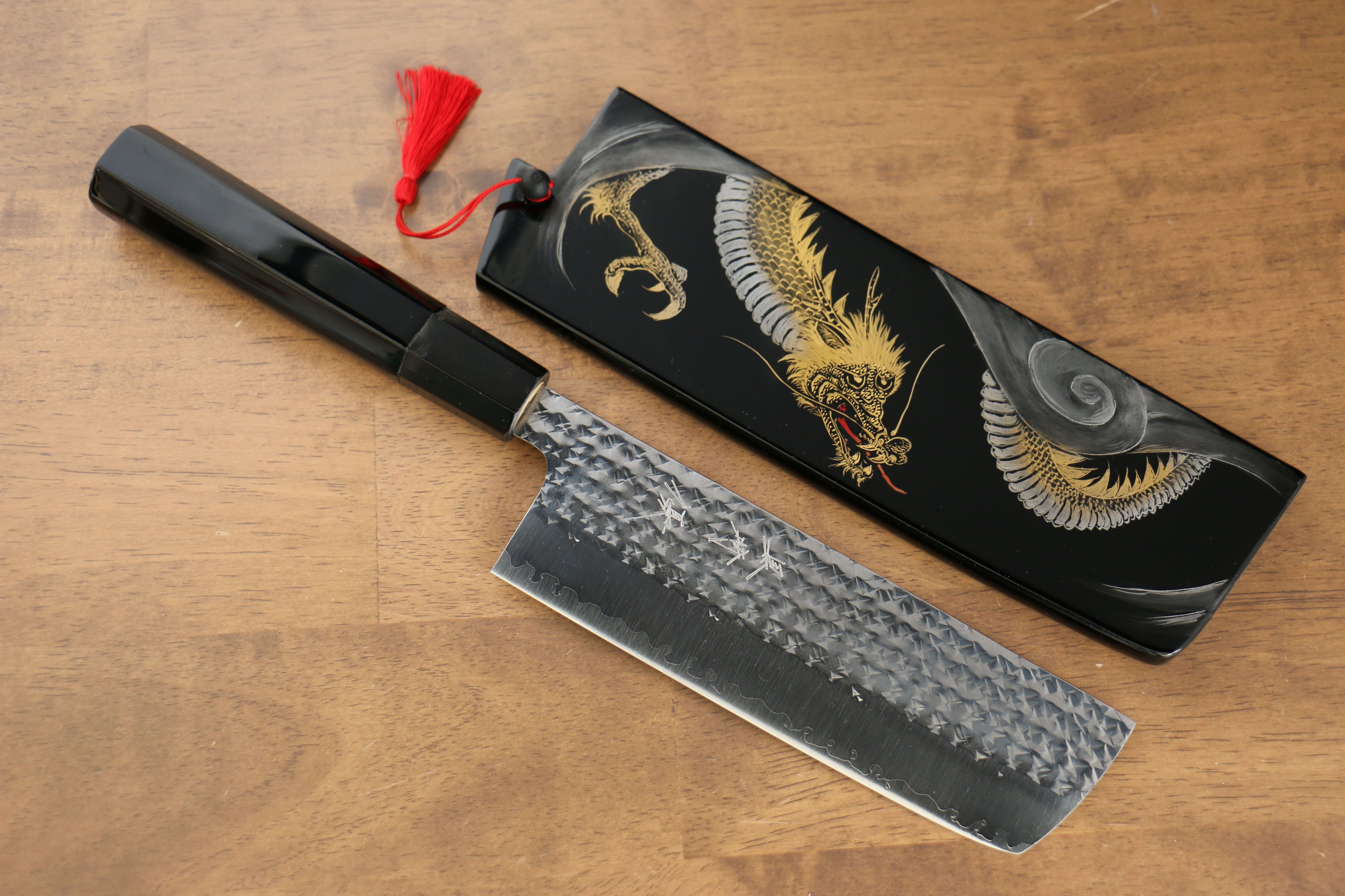 黑崎 優 閃光 SG2 鎚目 龍 沈金 菜切 165mm 漆塗 握把 附刀鞘 - 清助刃物