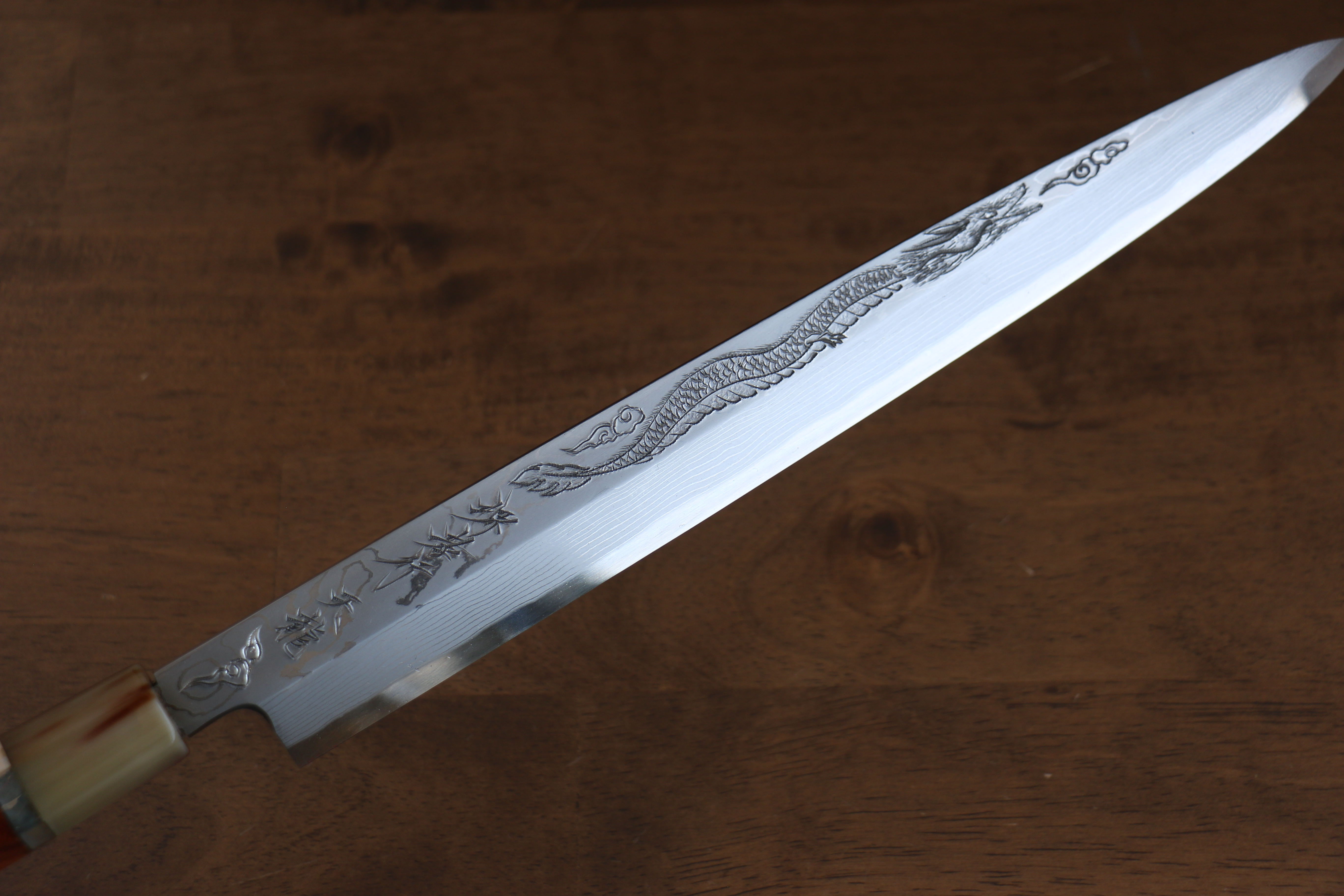 堺 孝行 天龍 Uzushio 渦潮 青鋼二號 刻有龍的圖樣 柳刃 300mm 紅黑檀 握把 附刀鞘 - 系列商品之5 - 清助刃物