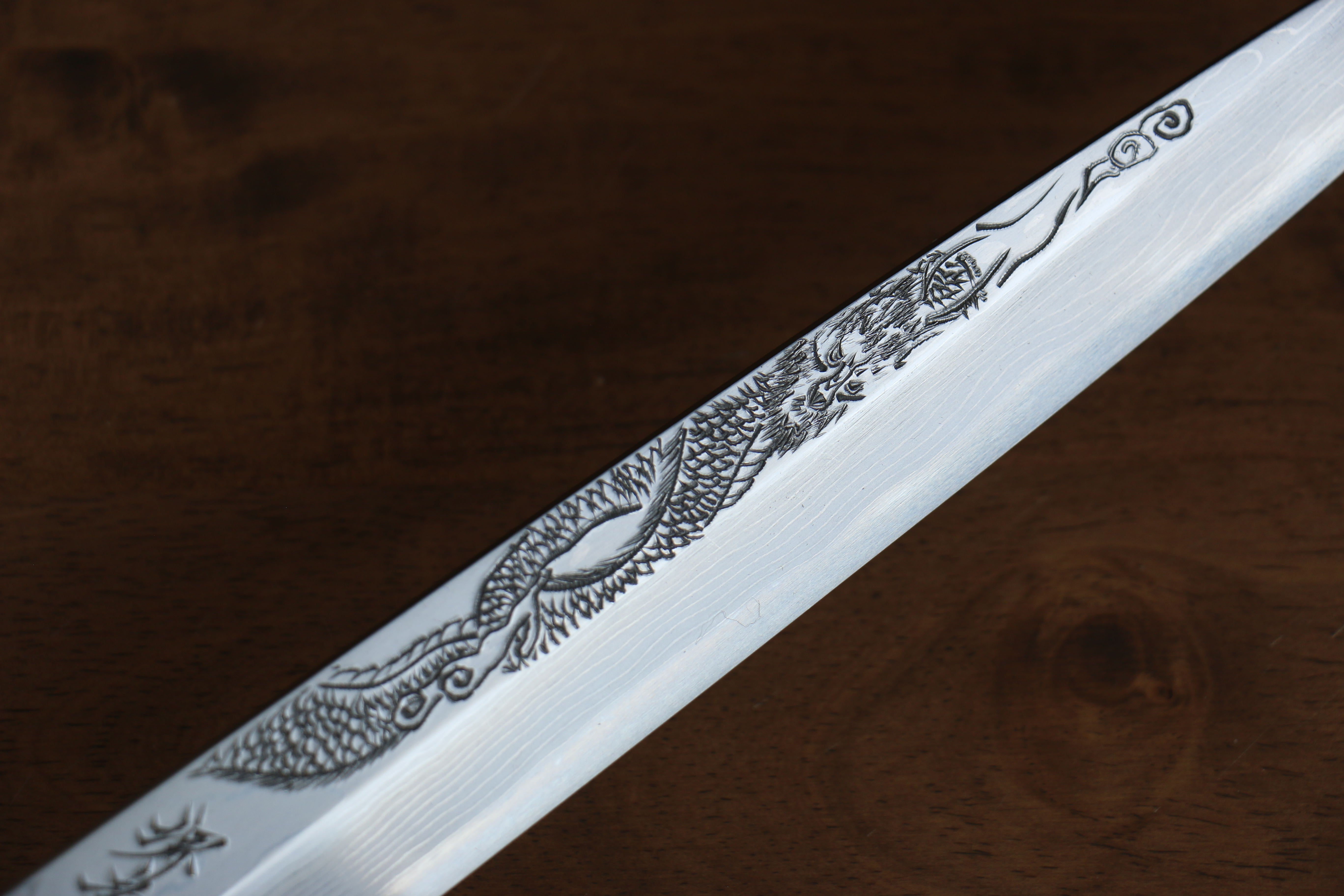 堺 孝行 天龍 Uzushio 渦潮 青鋼二號 刻有龍的圖樣 柳刃 300mm 紅黑檀 握把 附刀鞘 - 系列商品之10 - 清助刃物