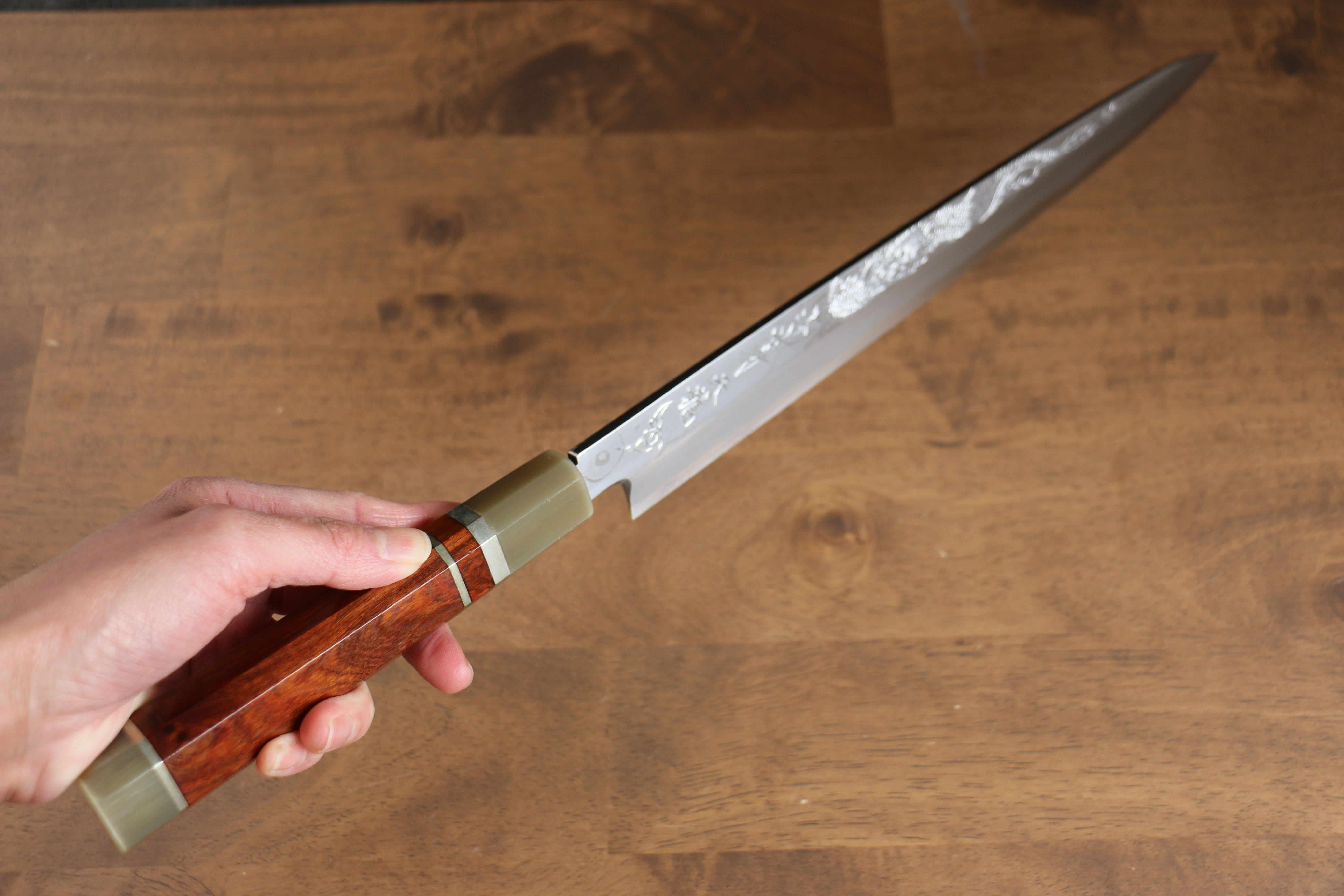 堺 孝行 天龍 Uzushio 渦潮 青鋼二號 刻有龍的圖樣 柳刃 300mm 紅黑檀 握把 附刀鞘 - 系列商品之11 - 清助刃物
