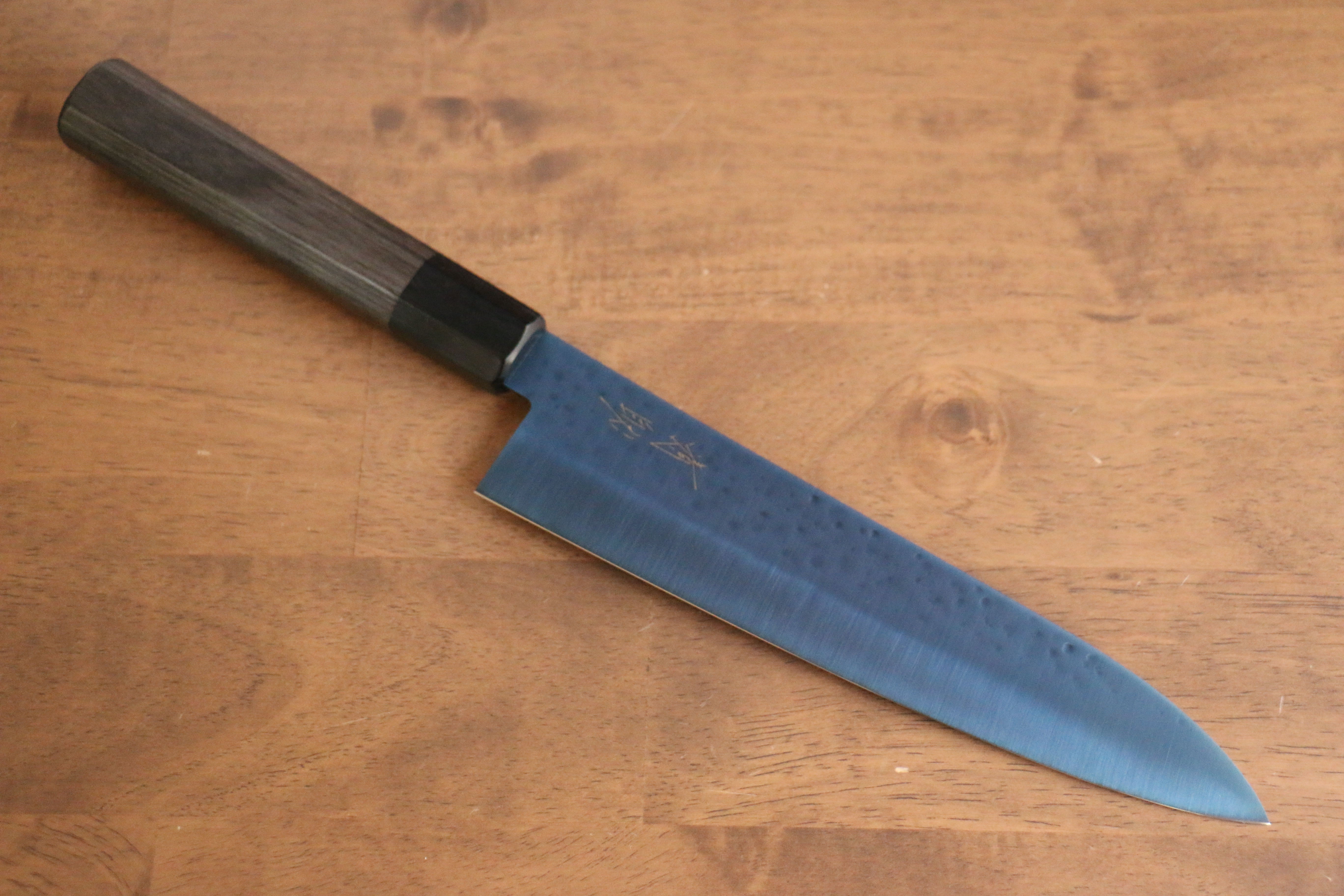 清助 SK-85鋼 離子鍍 鎚目 牛刀 210mm 灰色合成木 握把 - 清助刃物