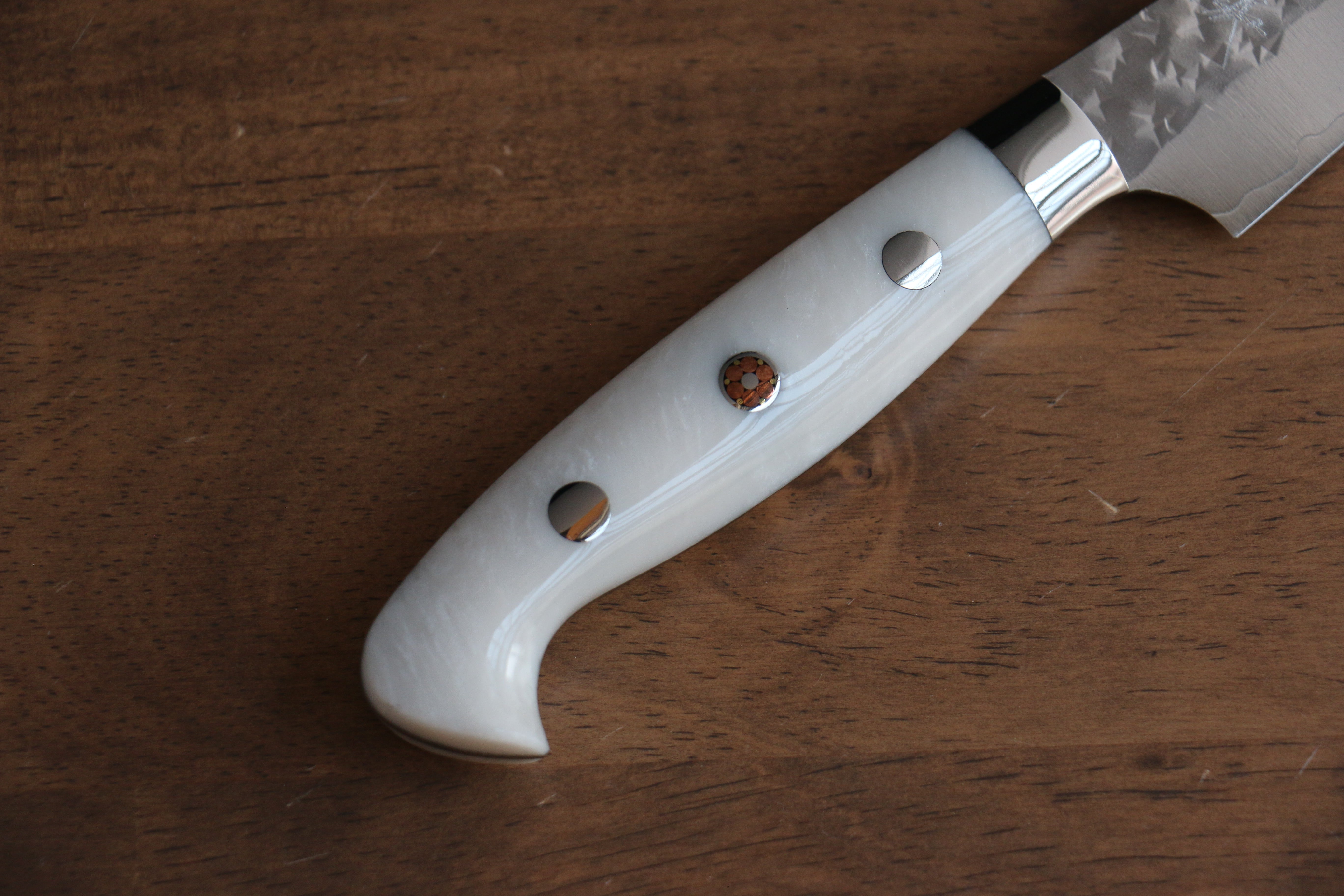 黑崎 優 閃光 銳 SG2 鎚目 多用途小刀 130mm 白壓克力 握把 - 清助刃物