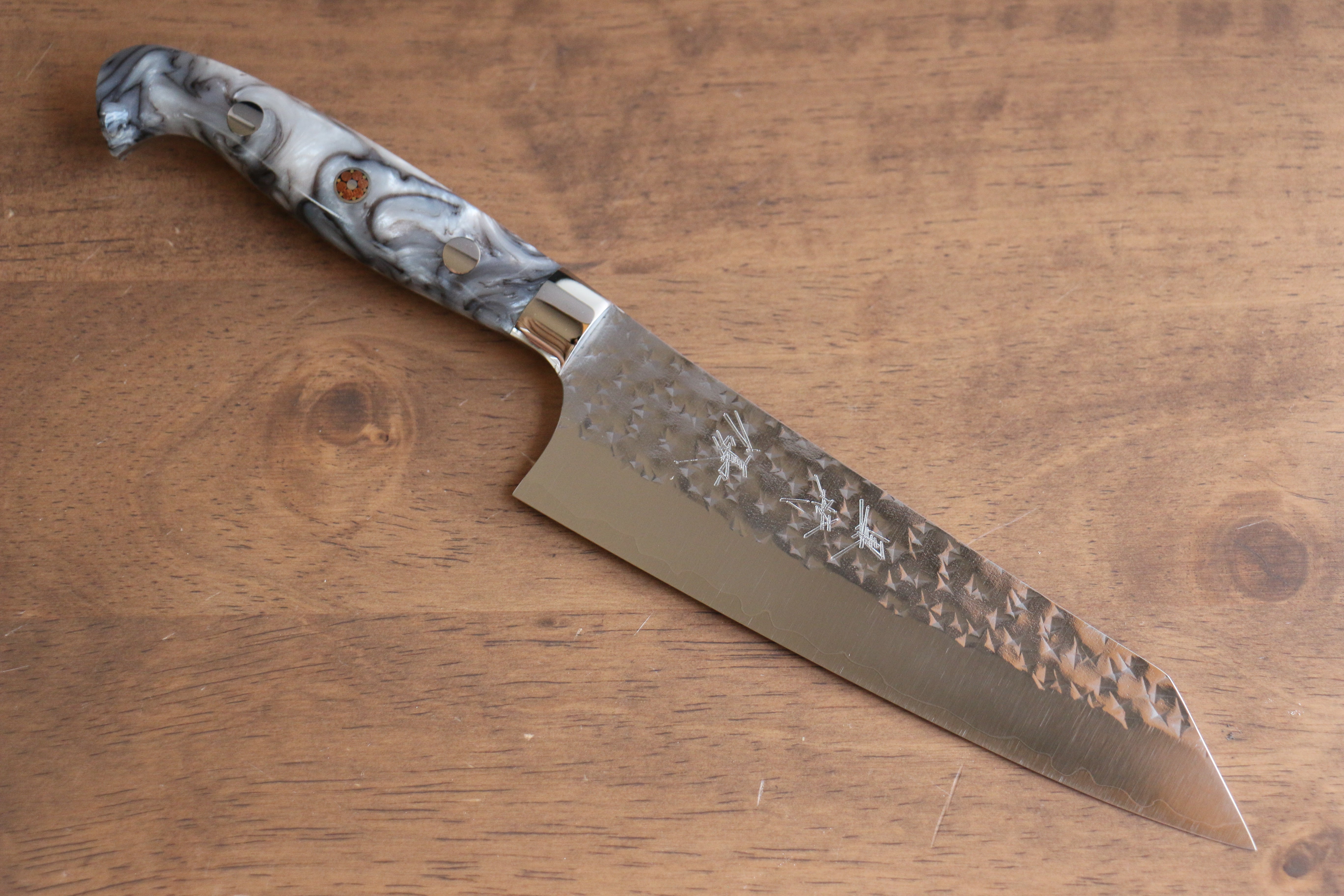 黑崎 優 閃光 銳 SG2 鎚目 小三德刀 150mm 灰壓克力 握把 - 清助刃物