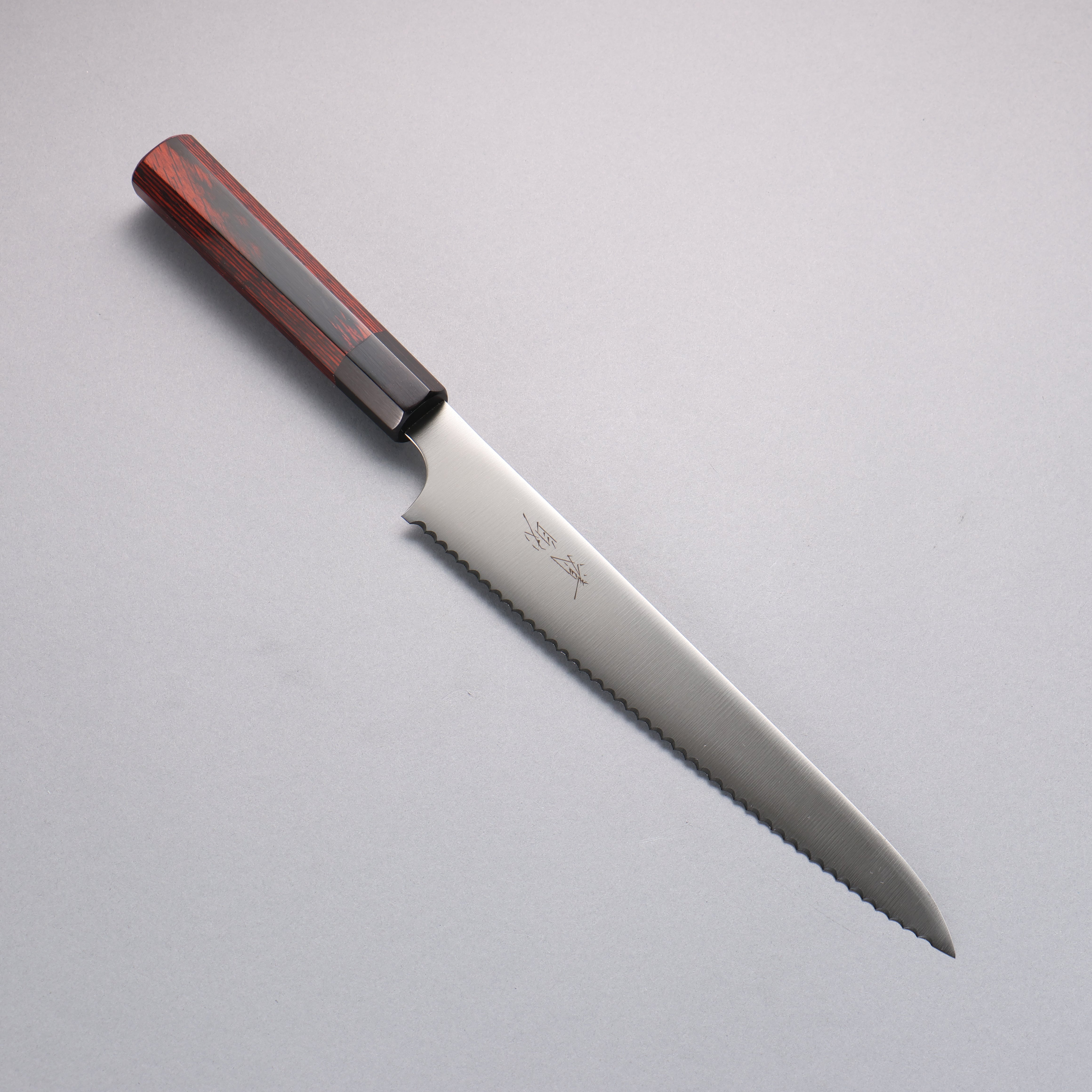 清助 不鏽鋼 麵包刀  240mm 紅合成木 握把 - 清助刃物