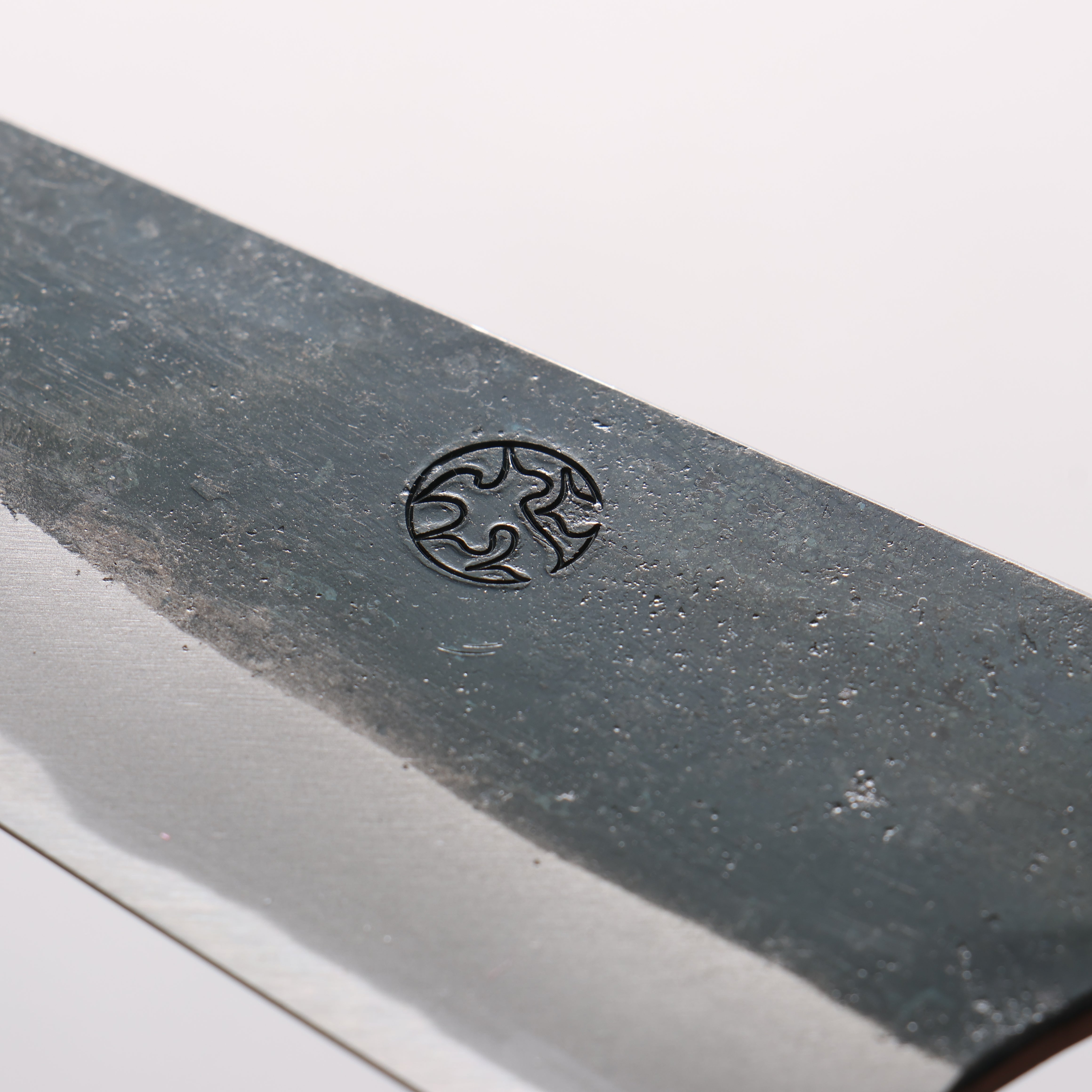西田大祐 小春 白鋼一號 黑打 牛刀 165mm 核桃木 握把 - 清助刃物