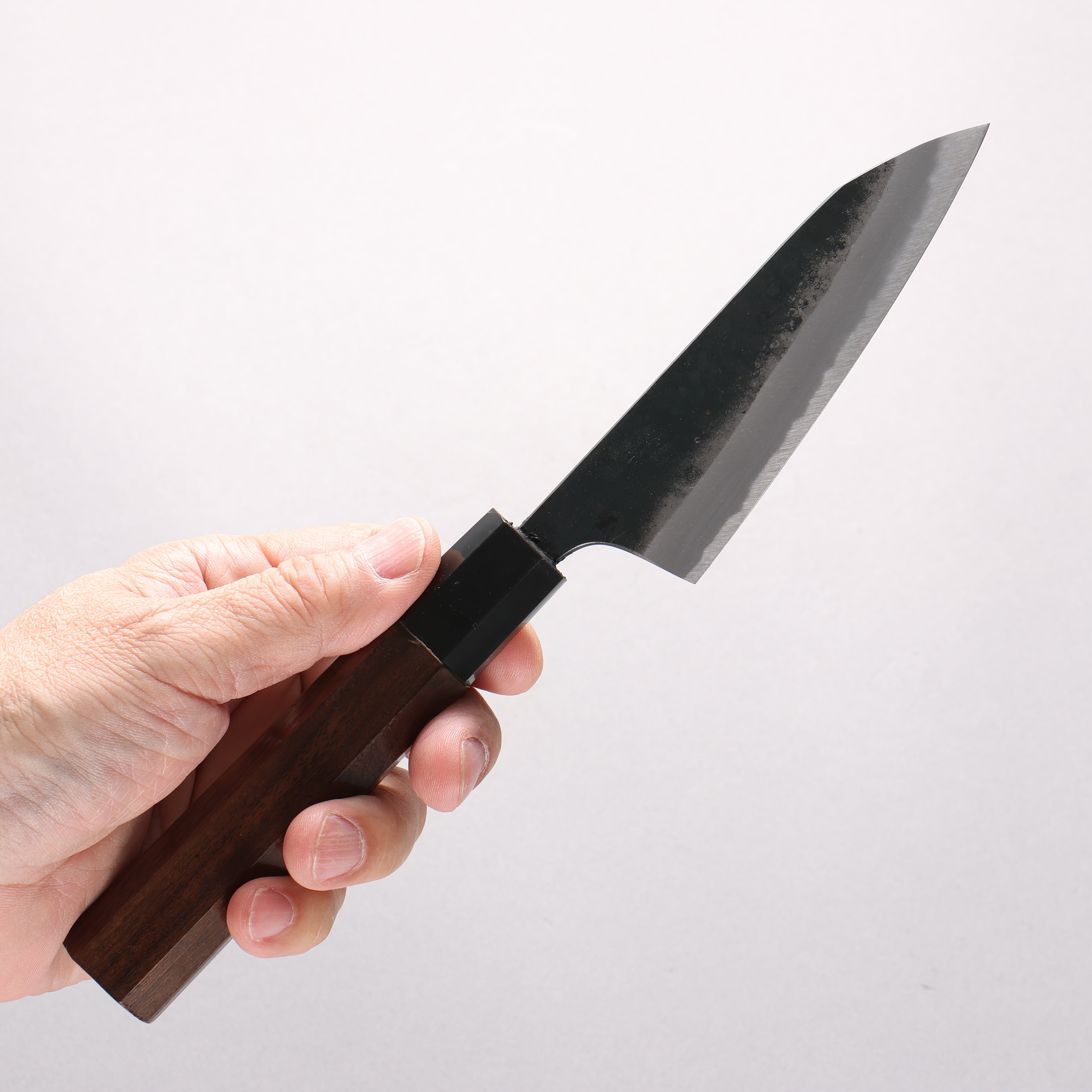 西田大祐 小春 白鋼一號 黑打 多用途小刀 100mm 核桃木 握把 - 清助刃物