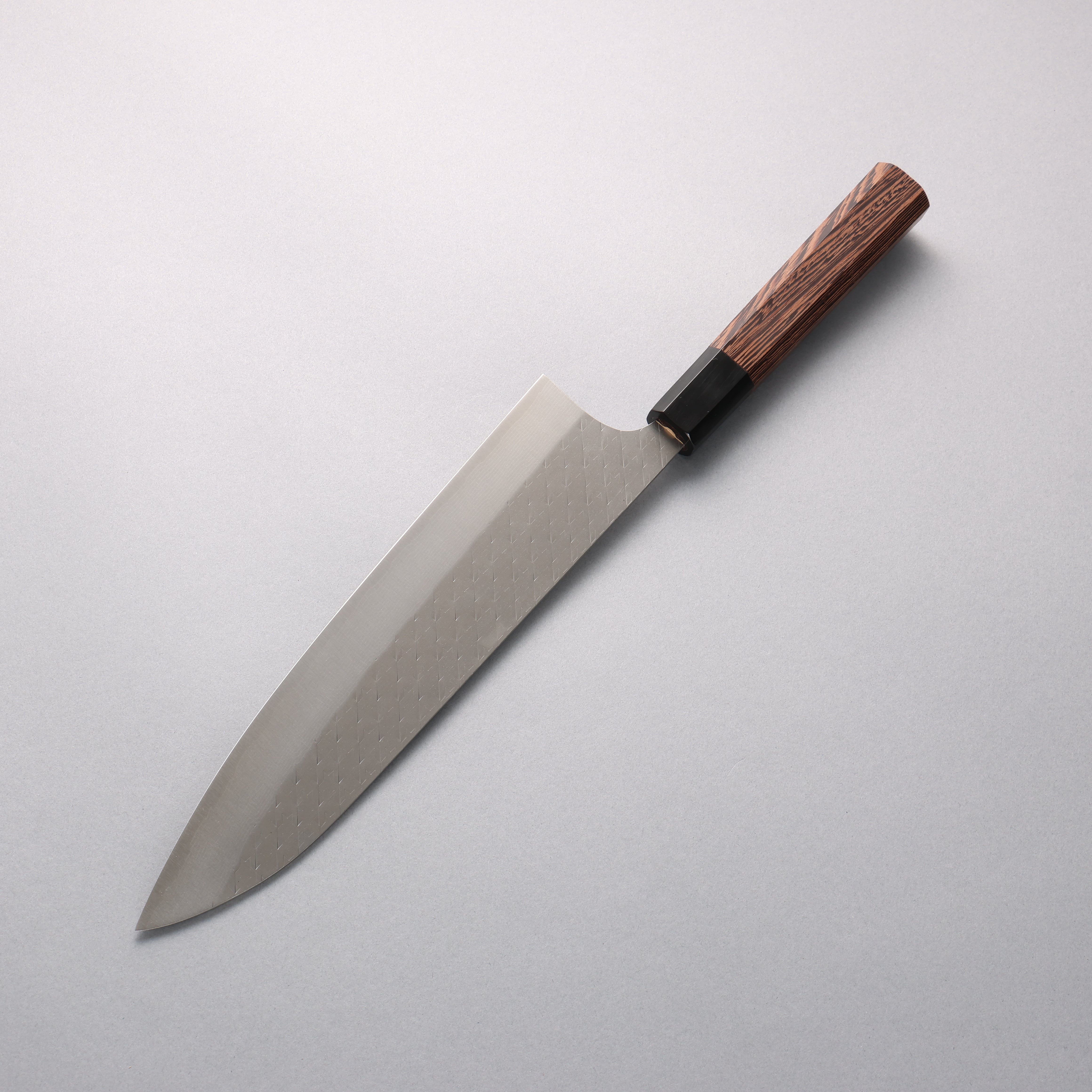 尾形 峻吾 SPG STRIX 鎚目 大馬士革紋 牛刀 240mm 雞翅木（口輪：黒色水牛角） 握把