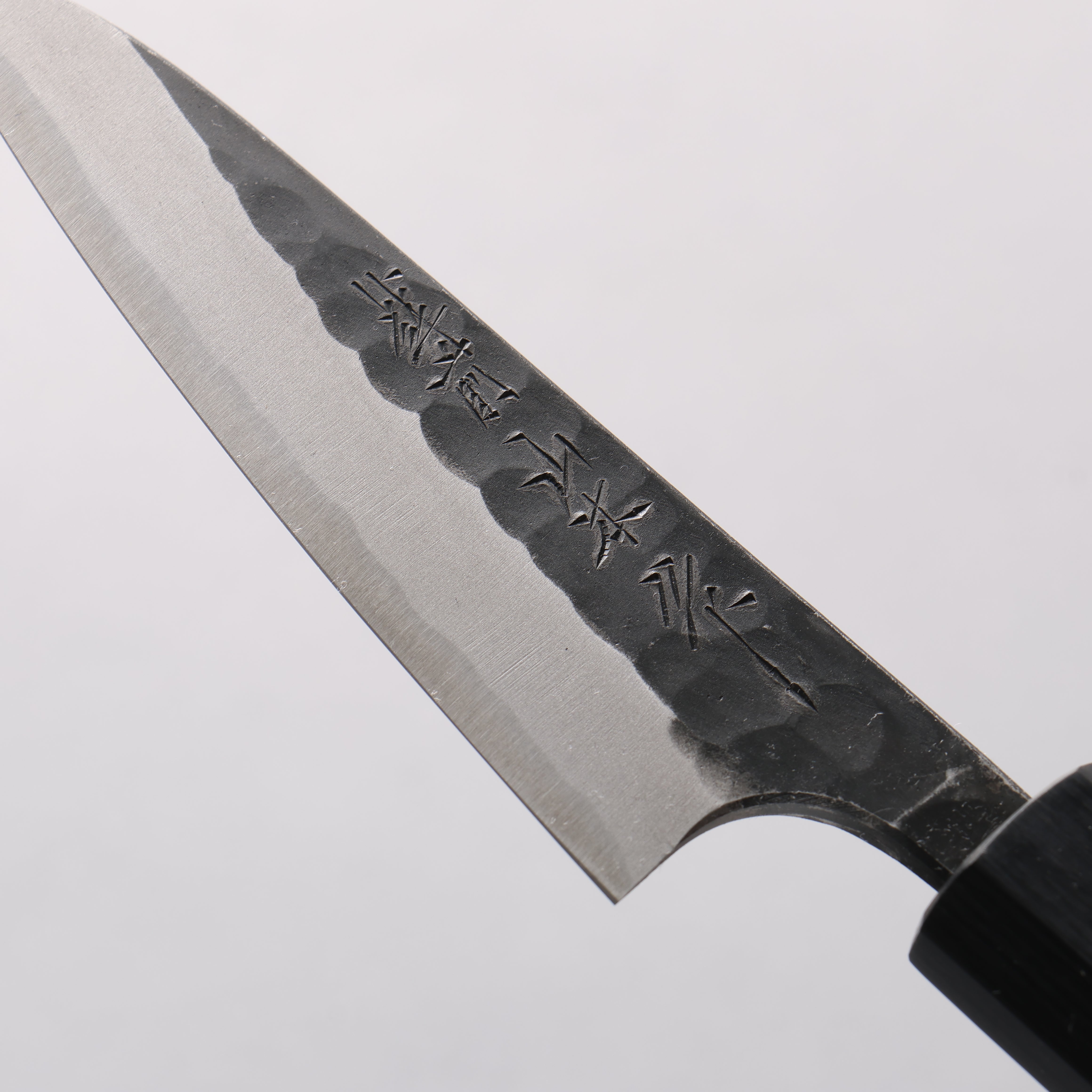 山本 直 超級青鋼 黑打 鎚目 (丸) 多用途小刀 100mm 树脂浸渍枫木 握把