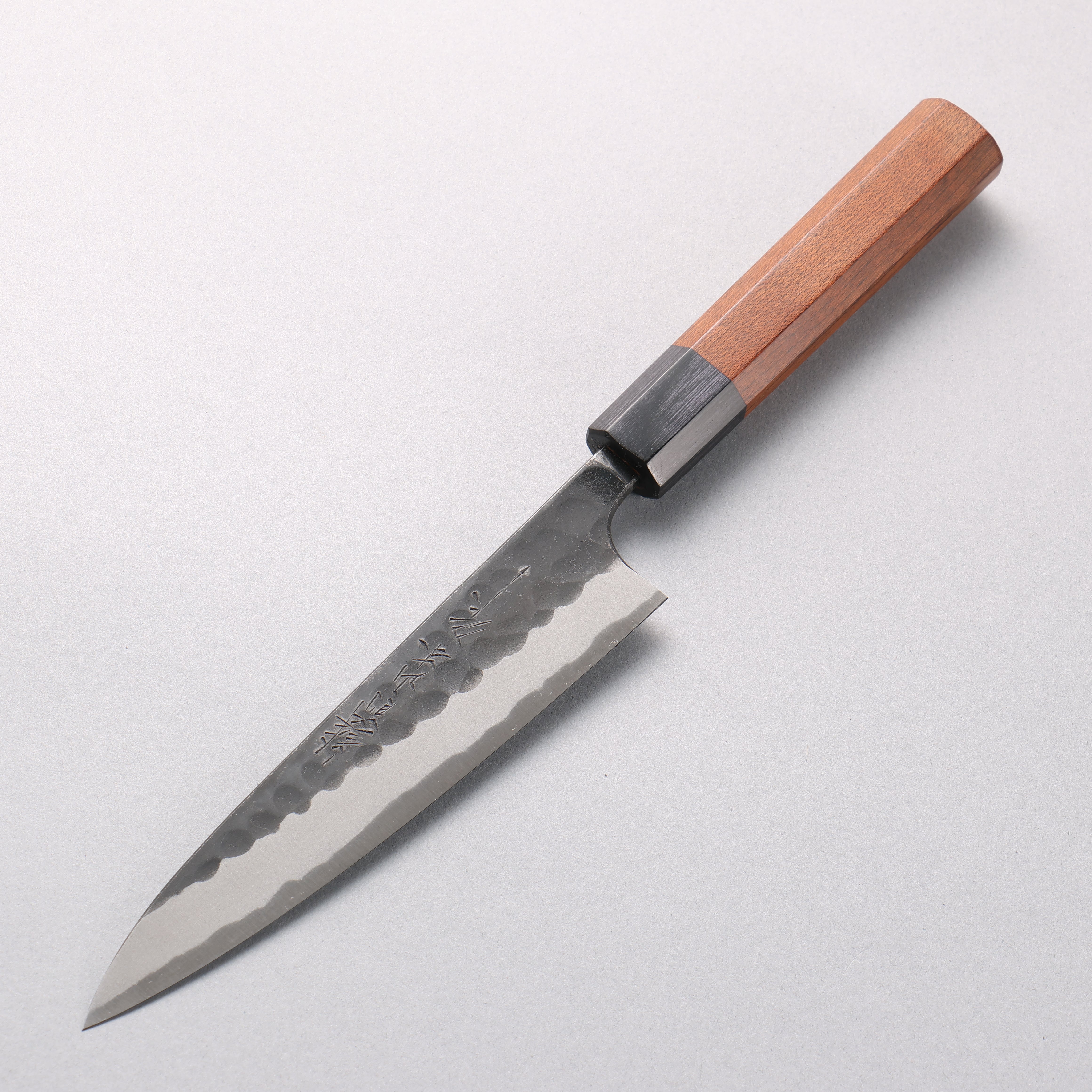 山本 直 超級青鋼 黑打 鎚目 (丸) 多用途小刀 150mm 树脂浸渍枫木 握把
