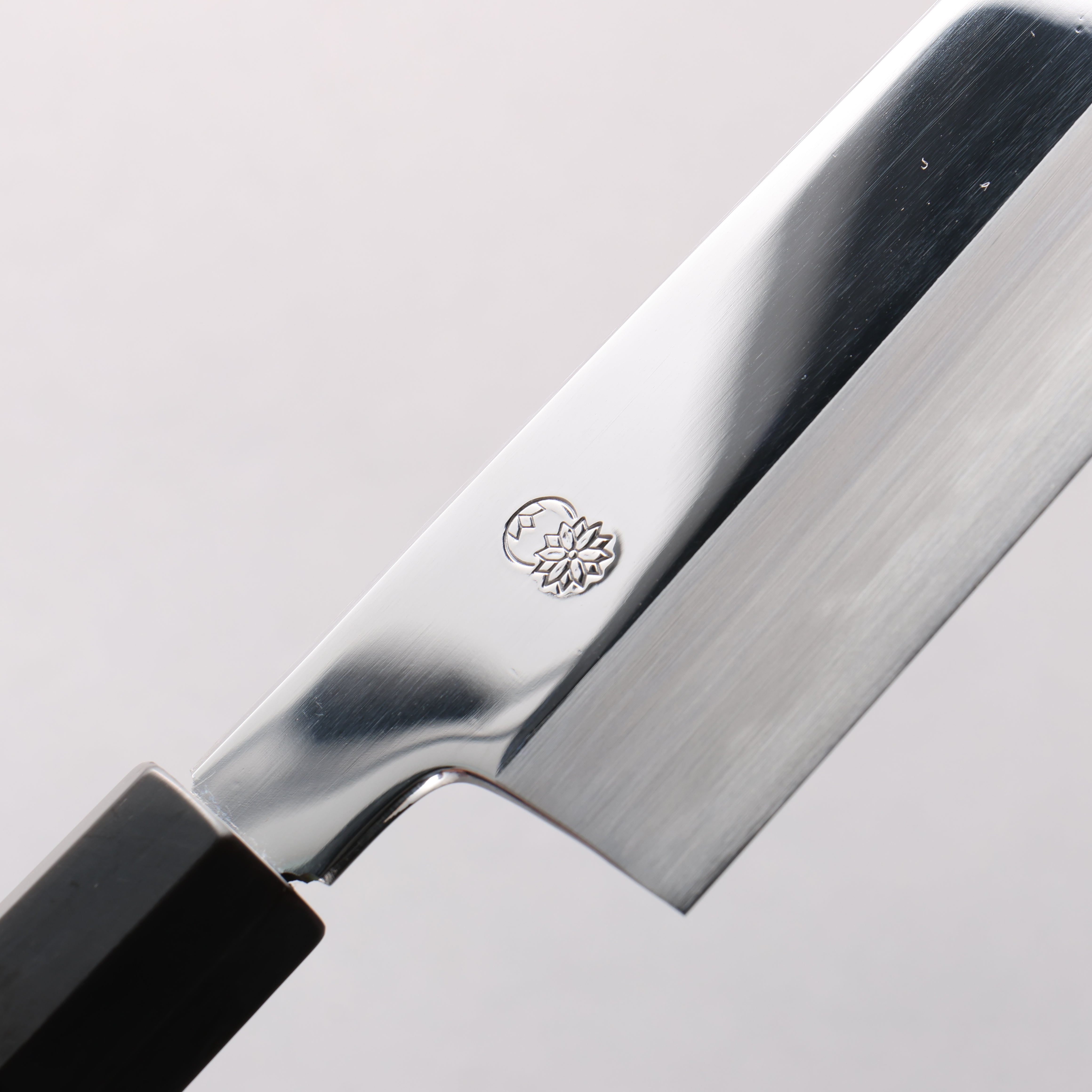 重陽 白鋼 鏡面處理 三德刀 180mm 黑檀 (口輪：黑水牛角) 握把 - 清助刃物