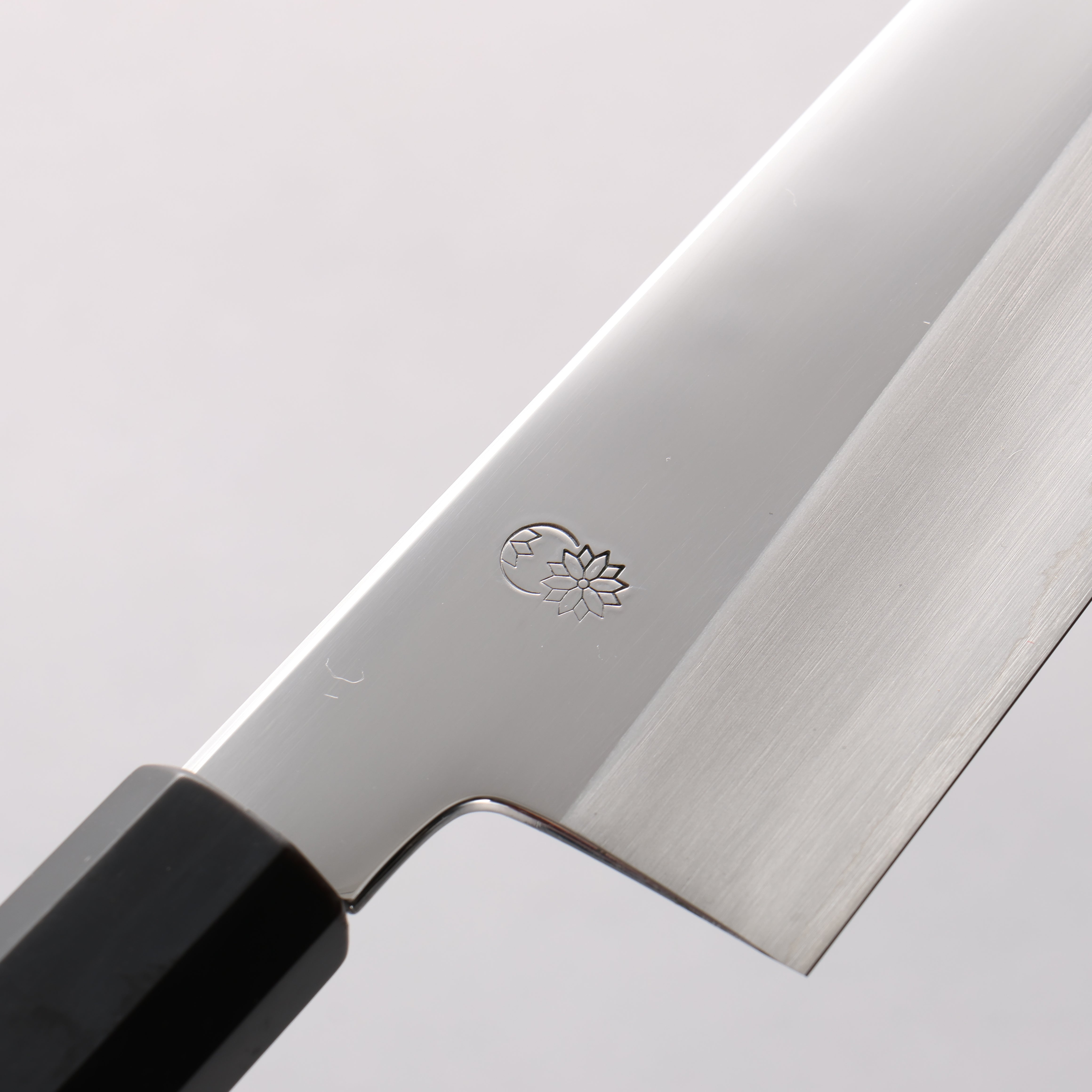 重陽 銀三鋼 鏡面處理 牛刀 210mm 黑檀 (口輪：黑水牛角) 握把 - 清助刃物