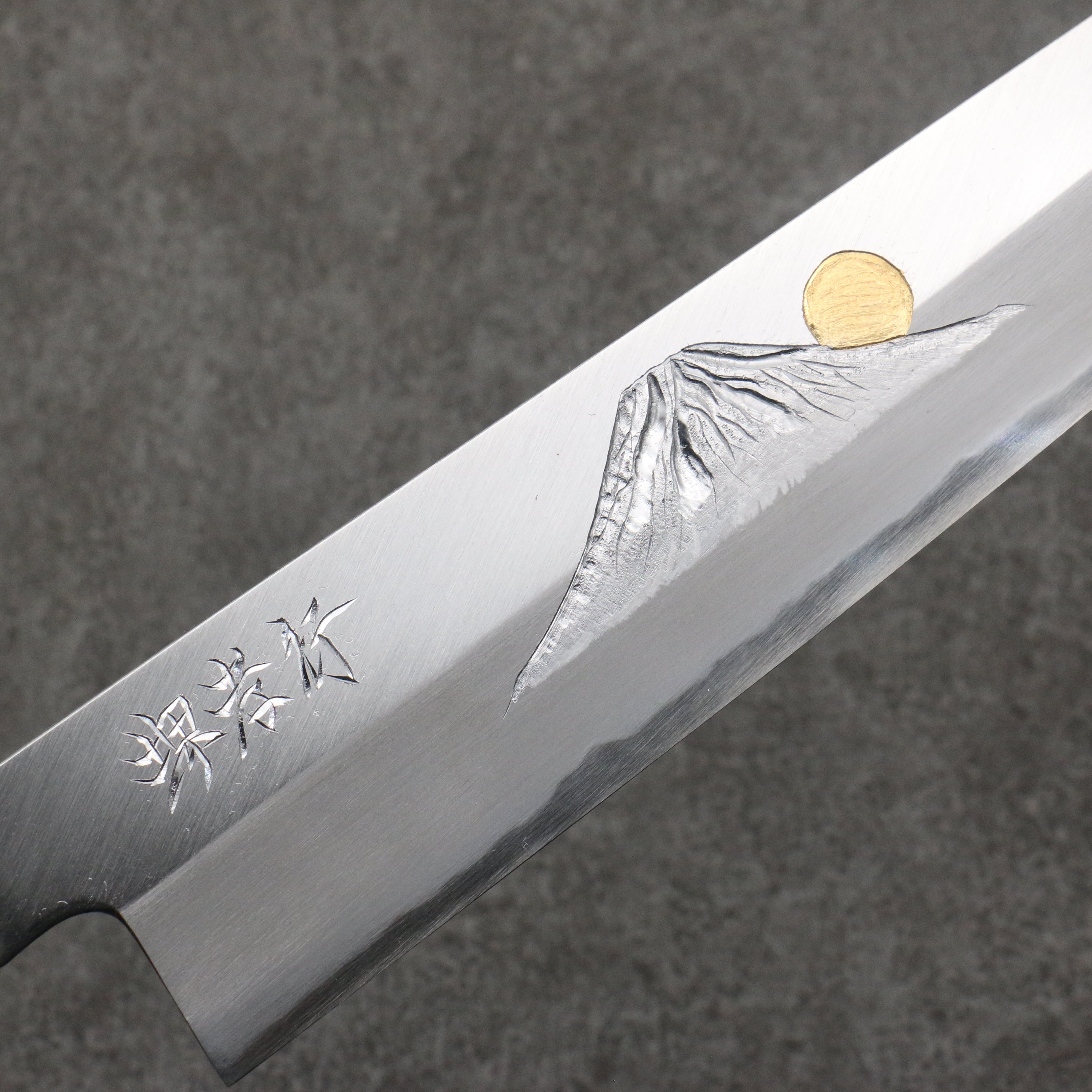 堺 孝行 窪田金雕刻 富士山和日落 青鋼二號 切付牛刀 240mm 木蘭（口輪：水牛角） 握把 - 清助刃物