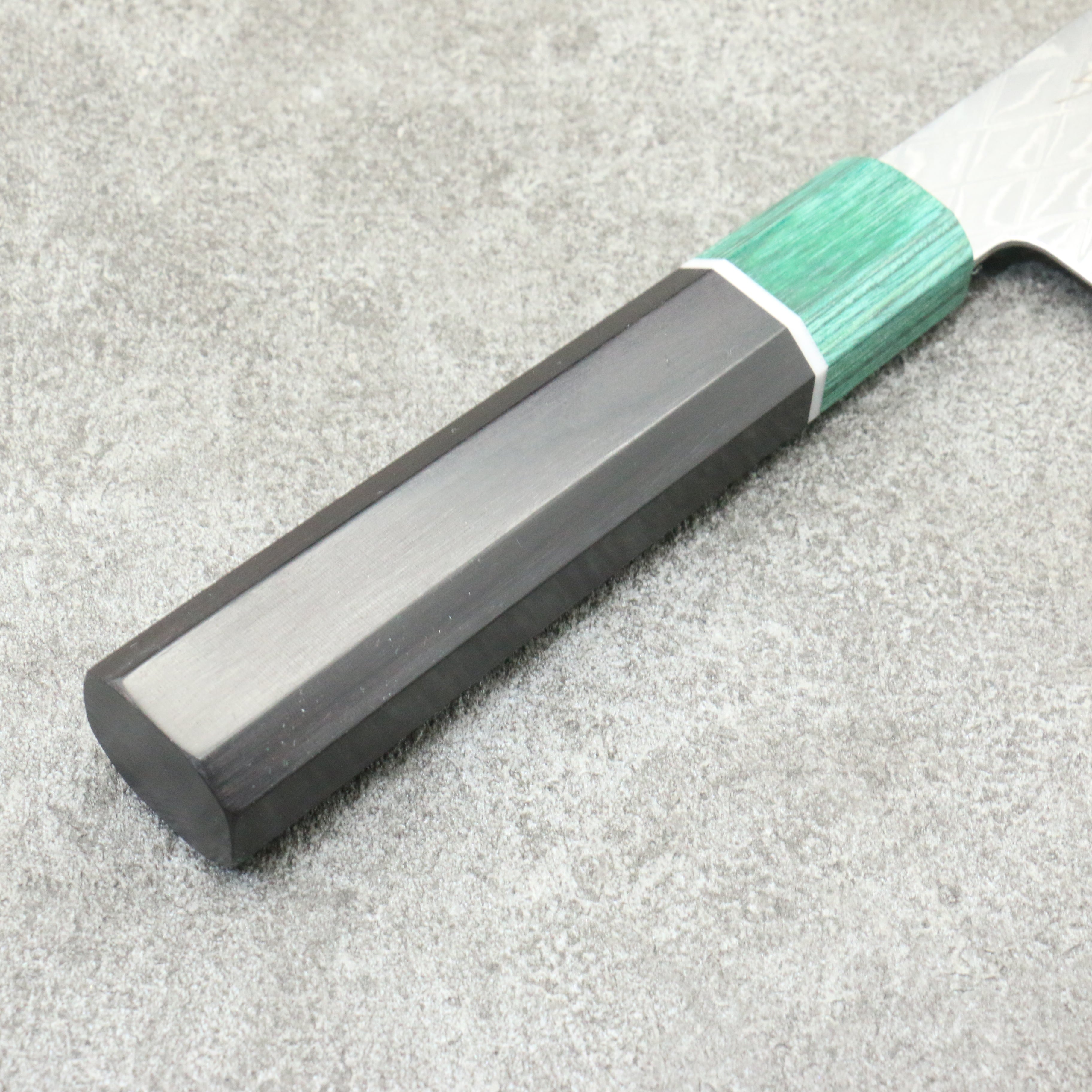 清助 AUS10 鏡面菱格紋 切付牛刀 210mm 黑合成木（口輪：綠合成木） 握把 - 清助刃物