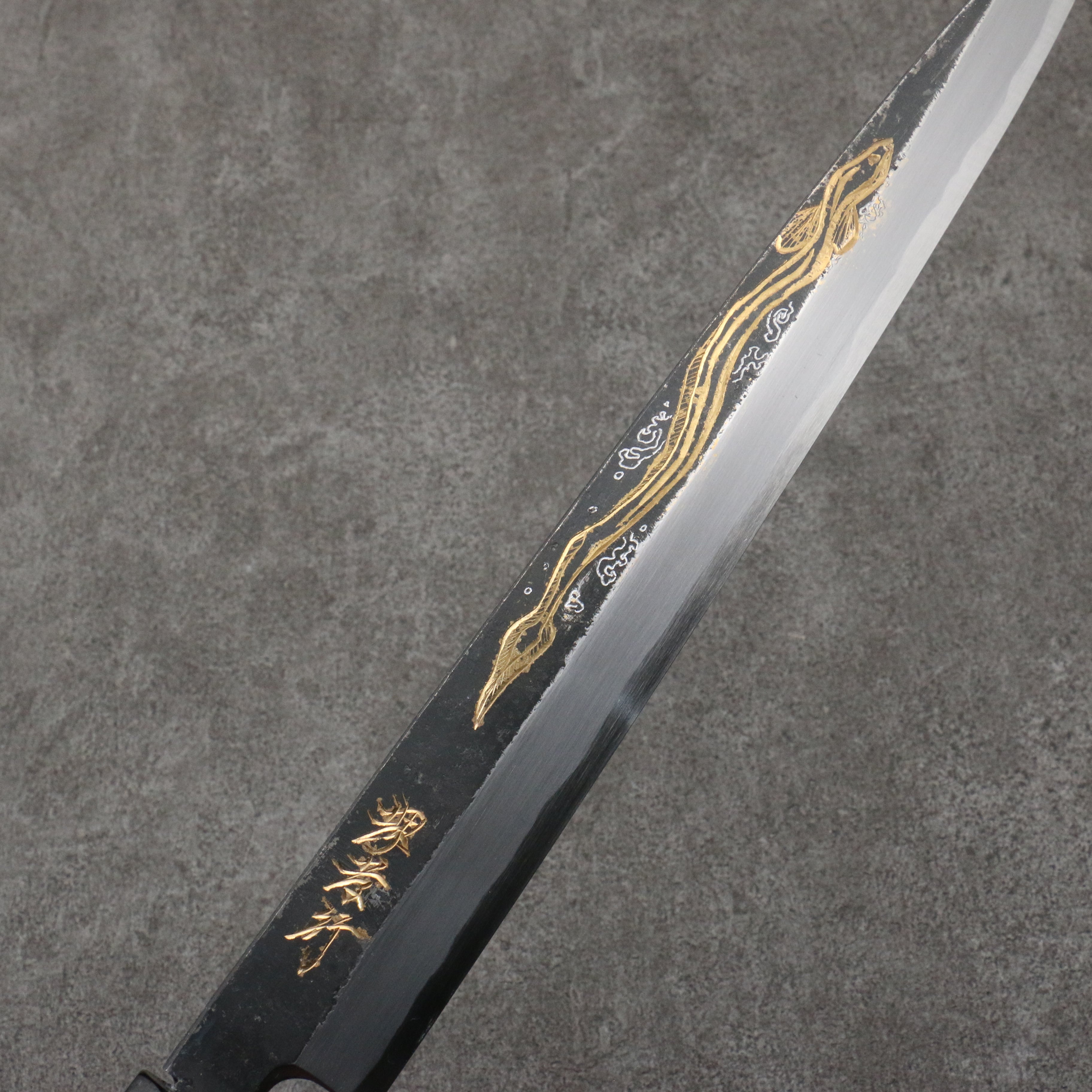 堺 孝行 窪田金雕刻 鰻 白鋼二號 黑打 柳刃 300mm 黑檀 握把 - 清助刃物