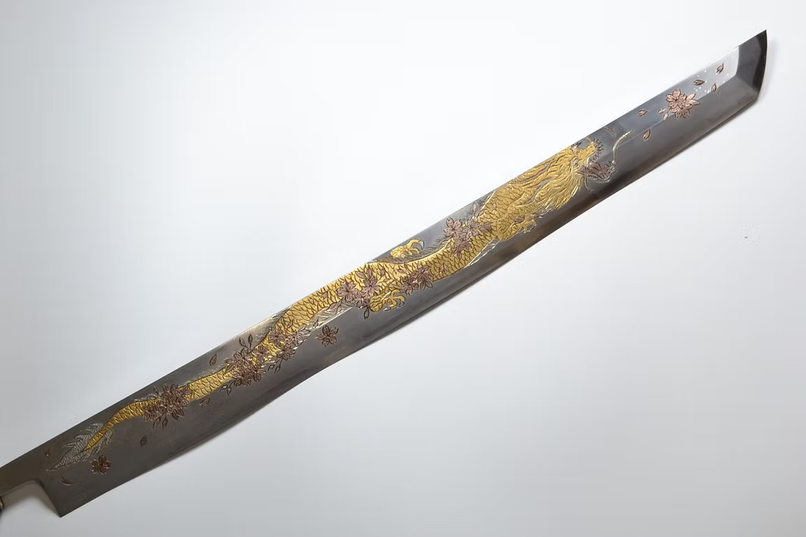 堺 孝行 窪田金屬飾雕刻 諸行無常 白鋼二號 霞研 鮪魚刀 450mm 木蘭（口輪：水牛角） 握把