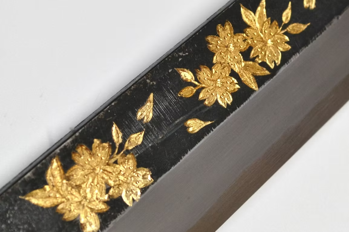 堺 孝行 窪田金雕刻 夜櫻 白鋼二號 黑打 柳刃 270mm 黑檀（口輪：黑水牛銀輪） 握把