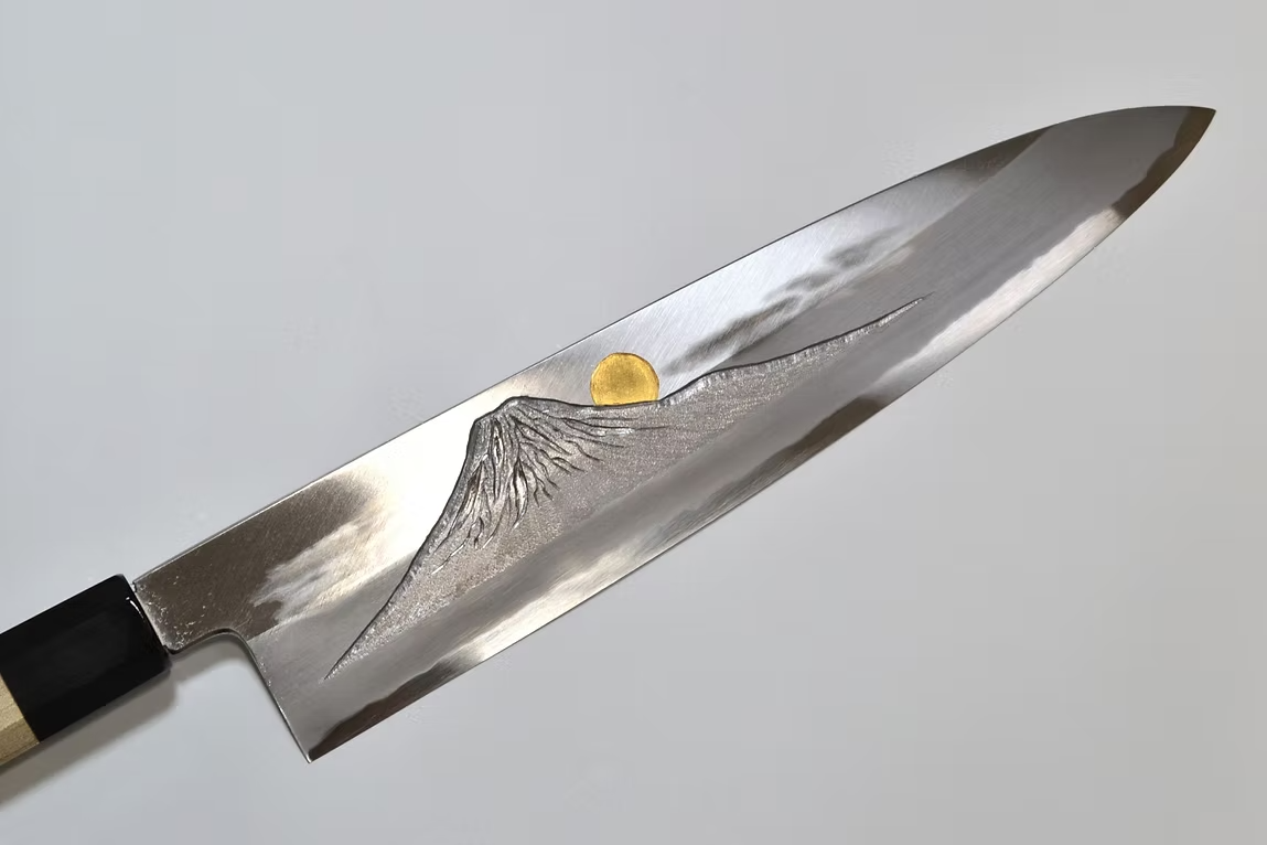 堺 孝行 窪田金雕刻 富士與夕照 青鋼二號 牛刀 240mm 木蘭（口輪：水牛角） 握把