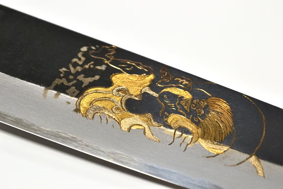 堺 孝行 窪田金雕刻 風神 白鋼二號 黑打 三德刀 180mm 黑檀（口輪：黑水牛銀輪） 握把