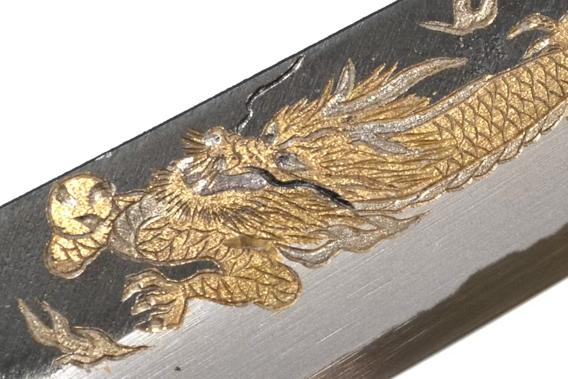 堺 孝行 窪田金屬飾雕刻 金龍 白鋼二號 黑打 筋引 240mm 黑檀（口輪：黑水牛銀輪） 握把