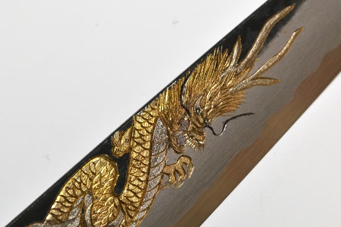 堺 孝行 窪田金屬飾雕刻 天龍 白鋼二號 黑打 筋引 240mm 黑檀（口輪：黑水牛銀輪） 握把