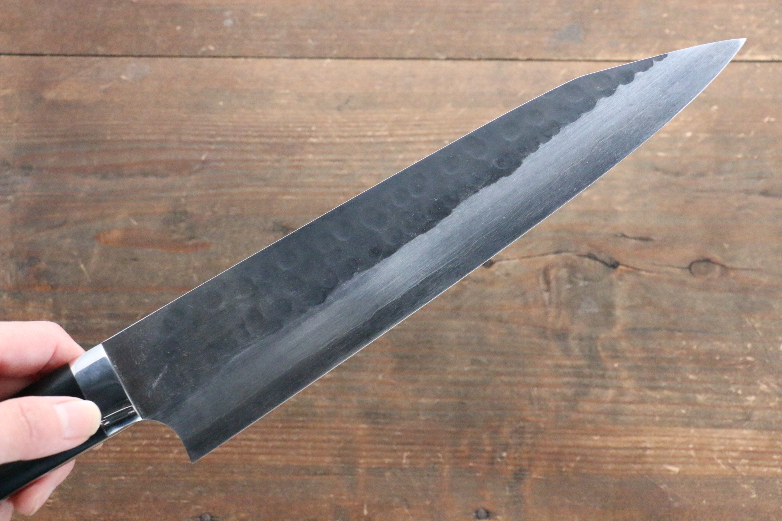 尾形 峻吾 超級青鋼 鎚目 黑打 牛刀 240mm 黑米卡塔（樹脂複合材料） 握把 - 清助刃物