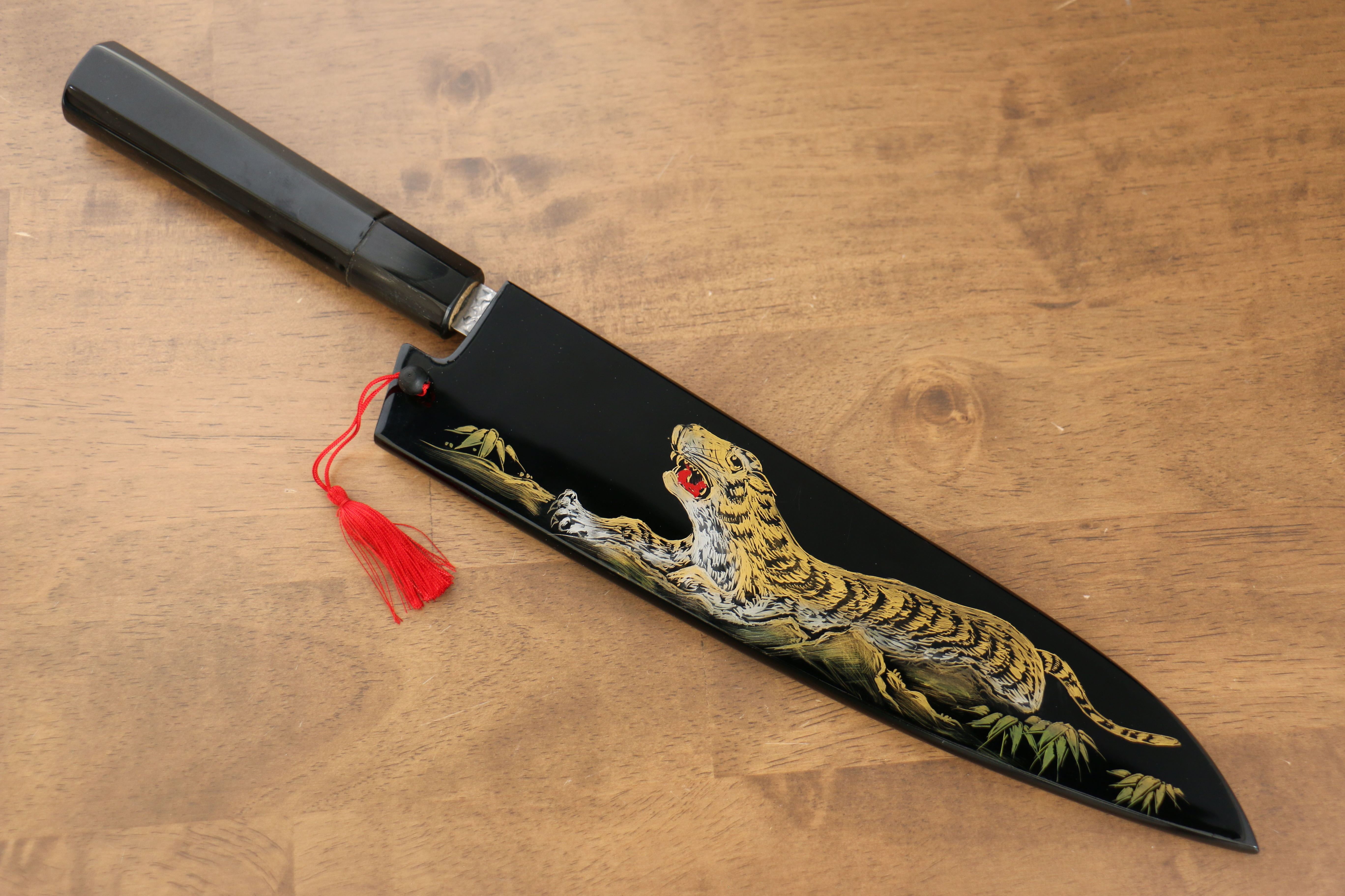 黑崎 優 閃光 SG2 鎚目 虎　沈金 牛刀  240mm 漆塗 握把 附刀鞘 - 清助刃物