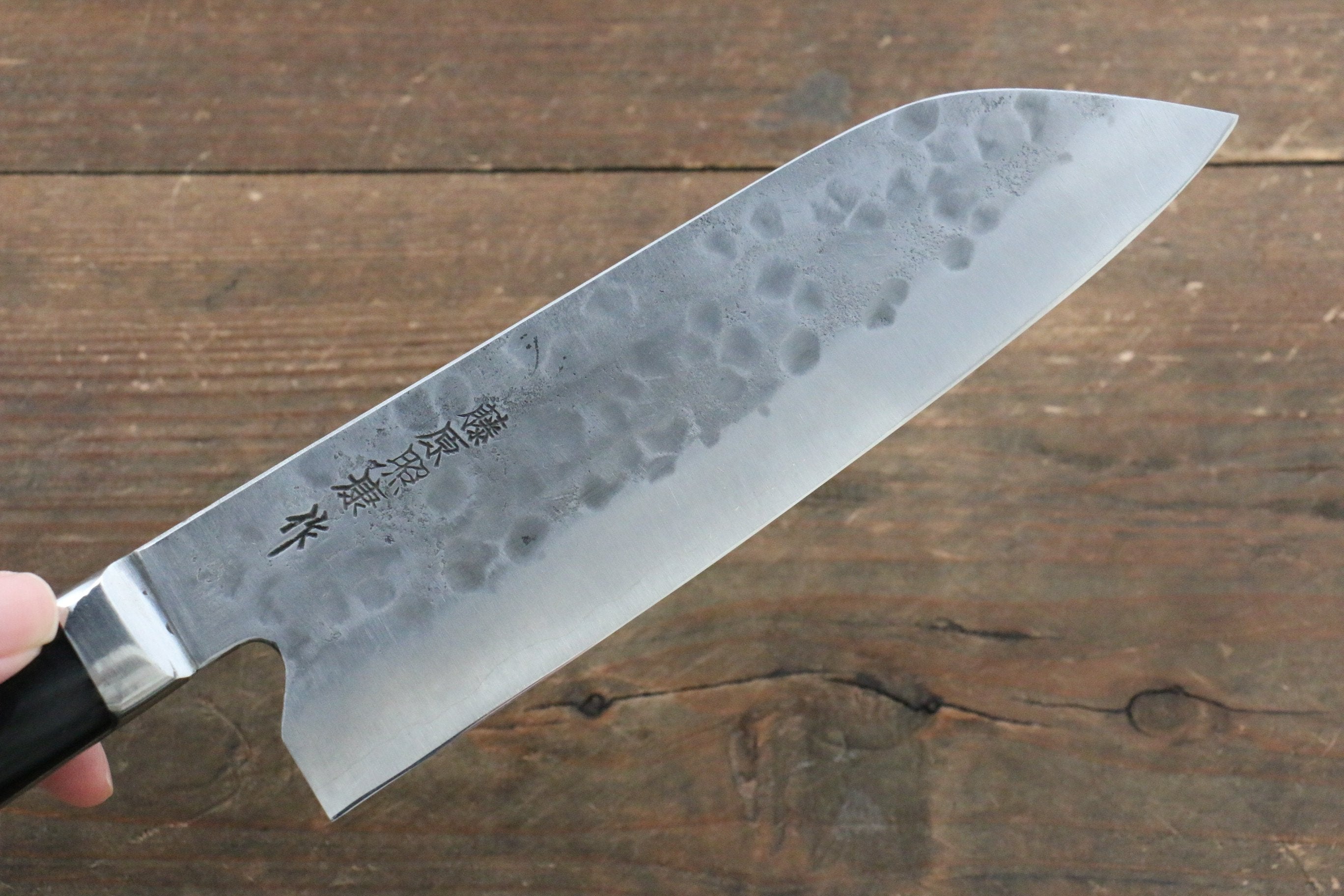 藤原 照康 幻之名刀 白鋼一號 梨地 鎚目 三德刀  180mm 黑合成木握把 - 清助刃物