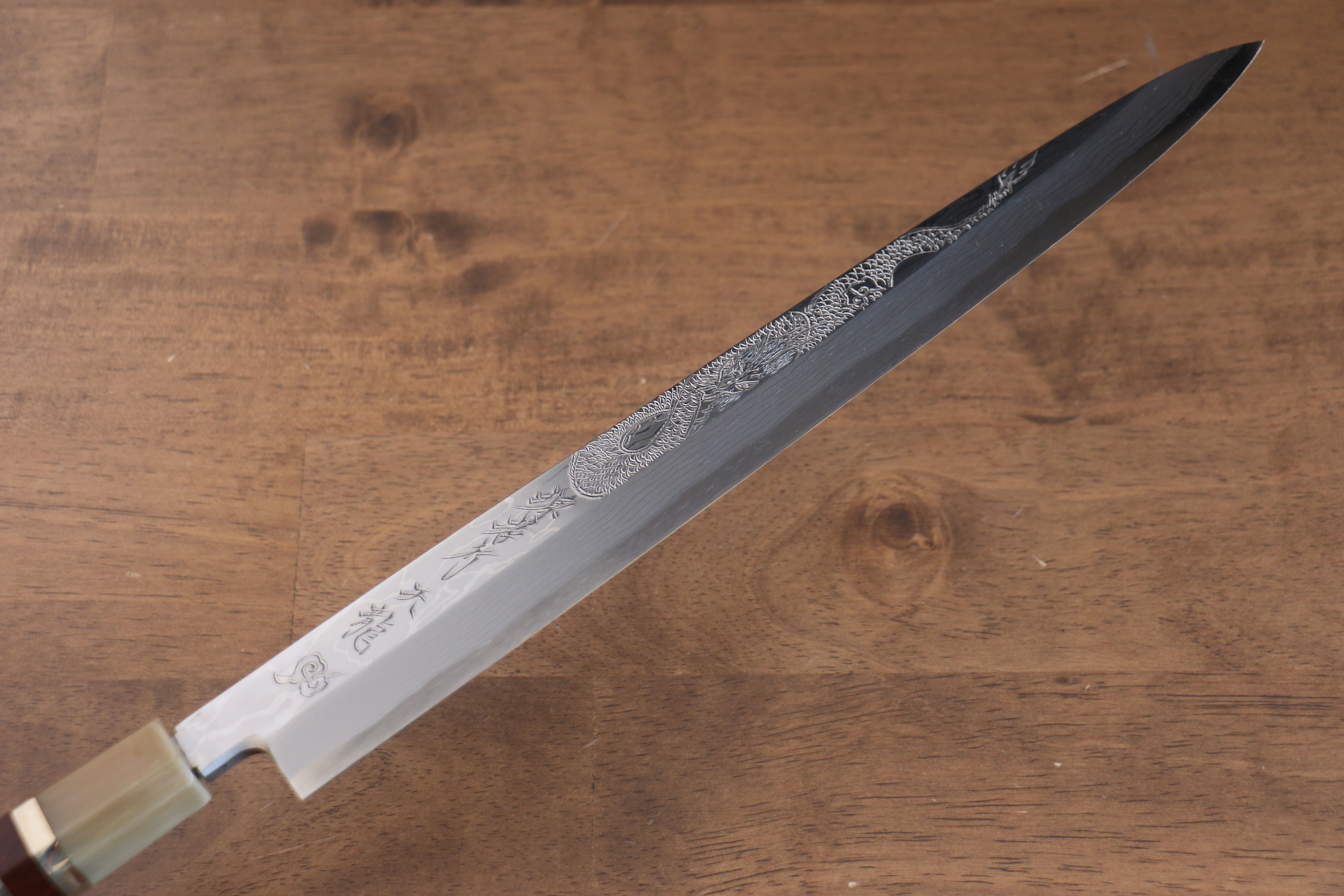 堺 孝行 天龍 Uzushio 渦潮 青鋼二號 刻有龍的圖樣 柳刃  300mm 紅黑檀 握把 附刀鞘 - 系列商品之2 - 清助刃物