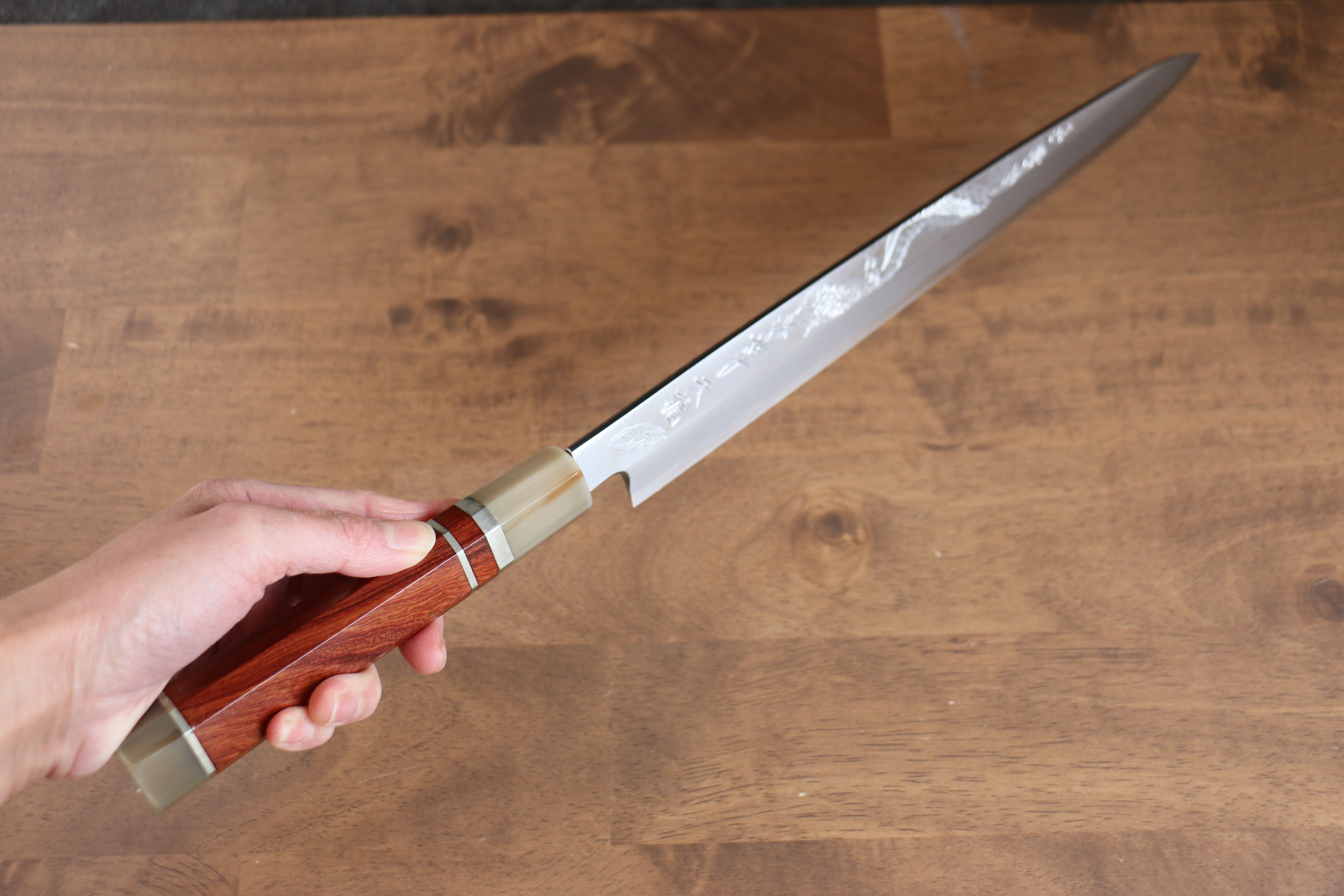 堺 孝行 天龍 Uzushio 渦潮 青鋼二號 刻有龍的圖樣 柳刃  300mm 紅黑檀 握把 附刀鞘 - 系列商品之7 - 清助刃物